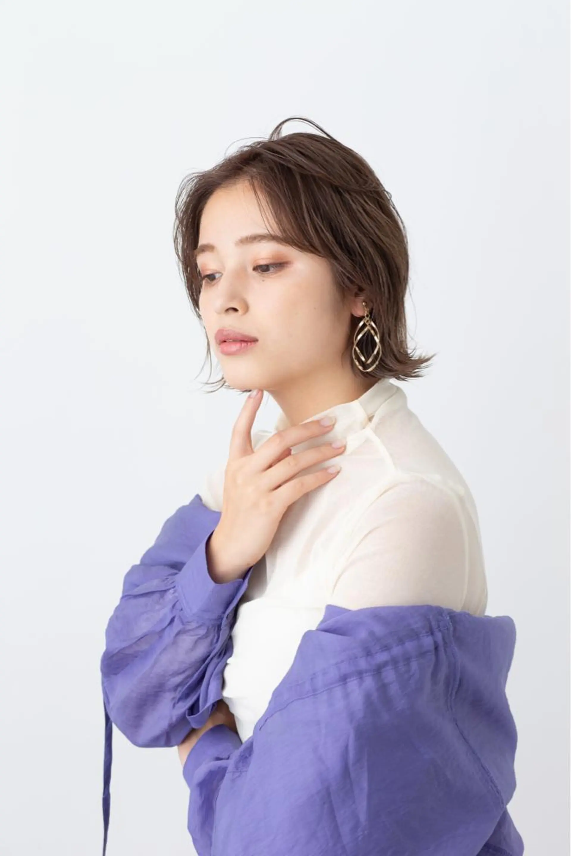 ミディアム ショートボブ ボブ レイヤーカット ウルフカット ウルフボブ カット ヘアカラー トリートメント hoNua. 栄/透明感カラーのヘアスタイル