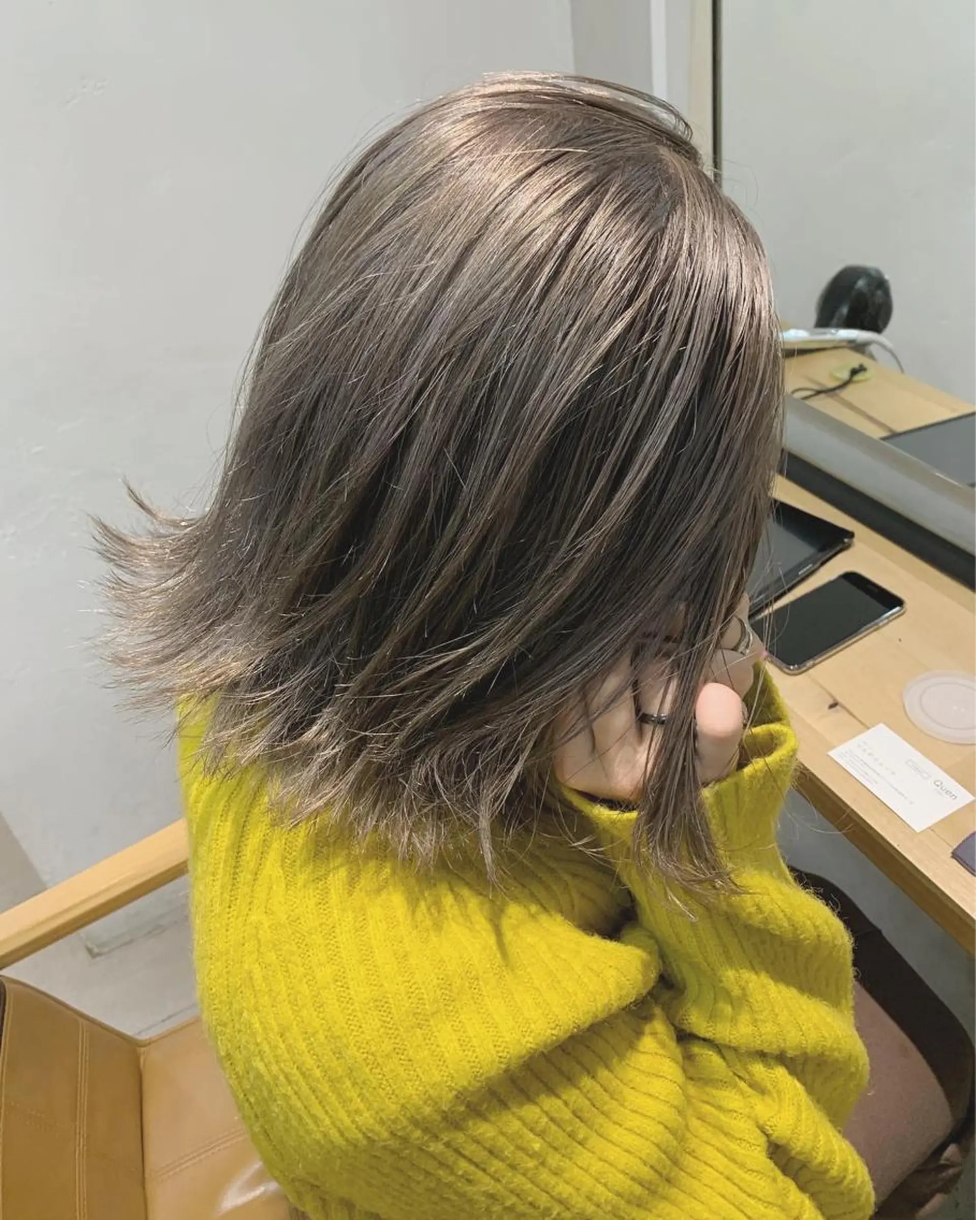 ミディアム カラー ネイル ヘアカラー トリートメント グレージュ× ボブ× ハイトーン　前田隆太のヘアスタイル