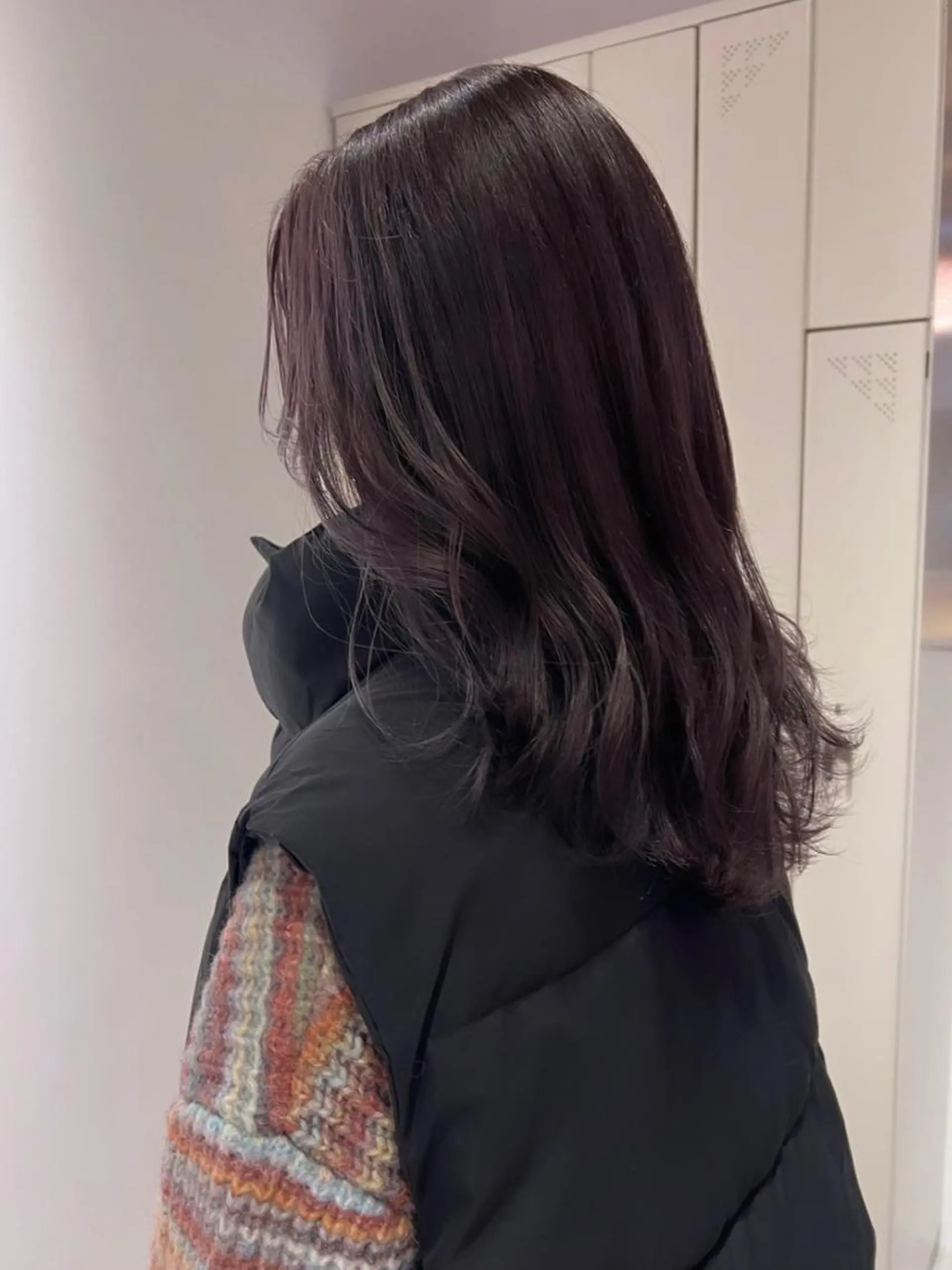 ミディアム カラー ブリーチ グレージュ ラベンダーカラー ラベンダーグレージュ ラベンダーグレー io濱川 遥のヘアスタイル