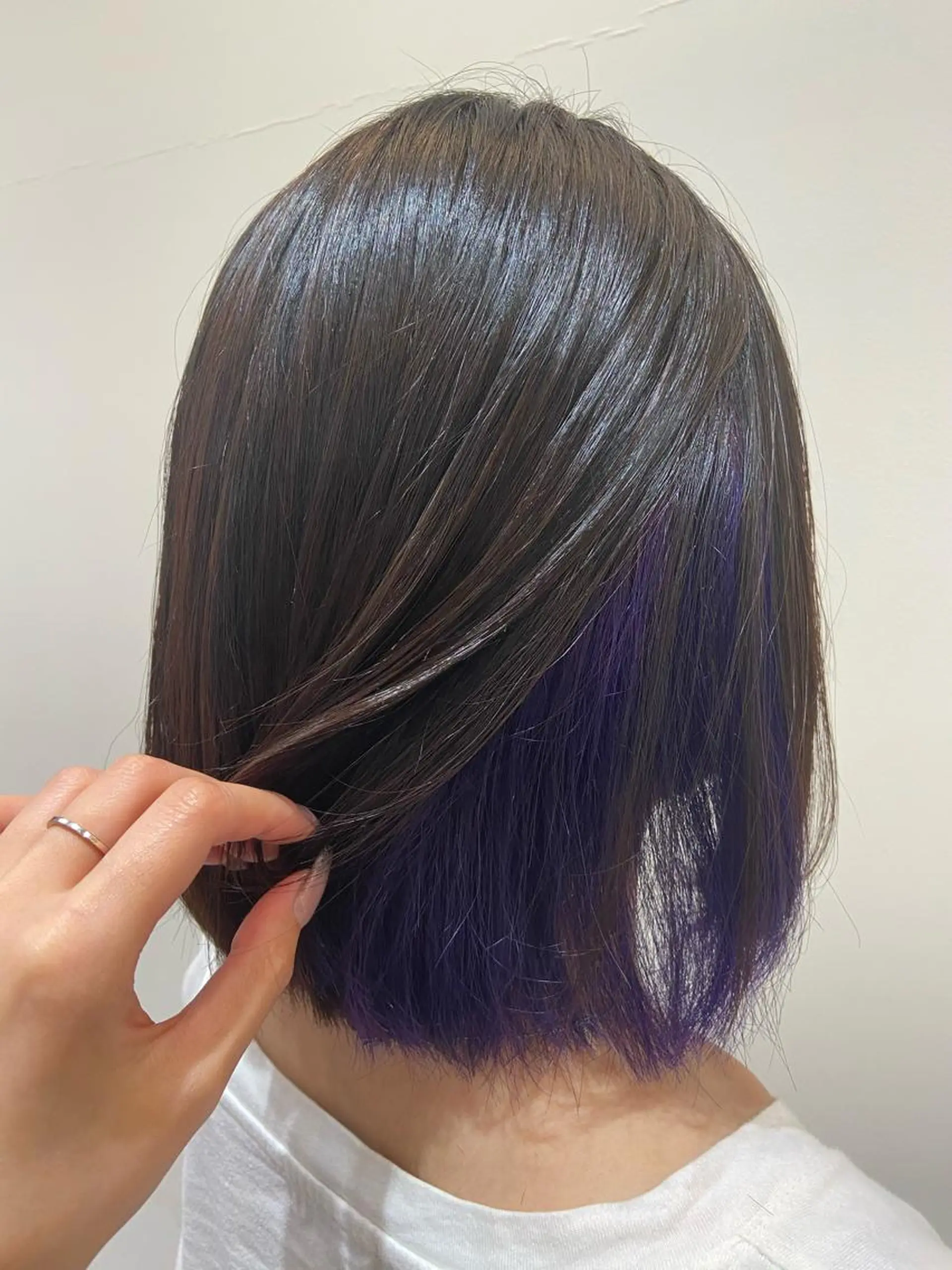 ミディアム カラー ブルーカラー ブルーバイオレット インナーカラー バイオレットカラー ヘアカラー Amour なぐらのヘアスタイル