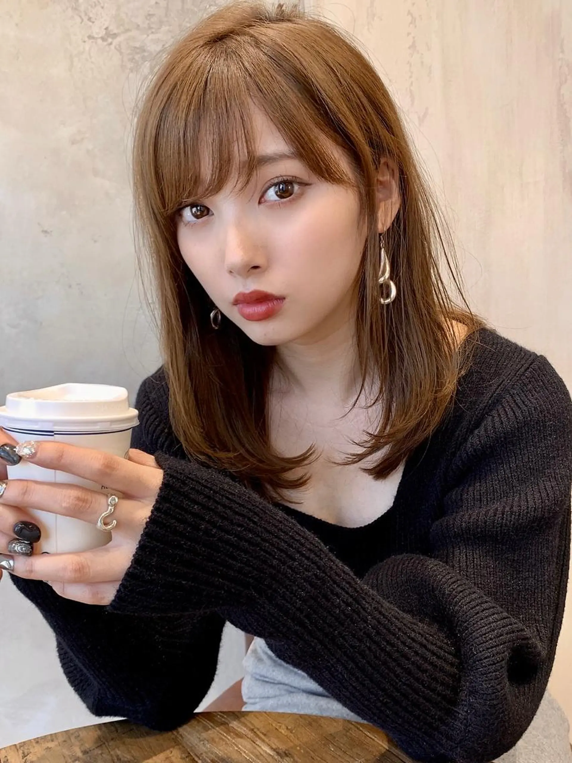 ミディアム カラー ブリーチ ケアブリーチ ダブルカラー イヤリングカラー ハイライトカラー カット ヘアカラー トリートメント 新宿✨顔周りカット 韓国ヘア/坂本亜裟海のヘアスタイル