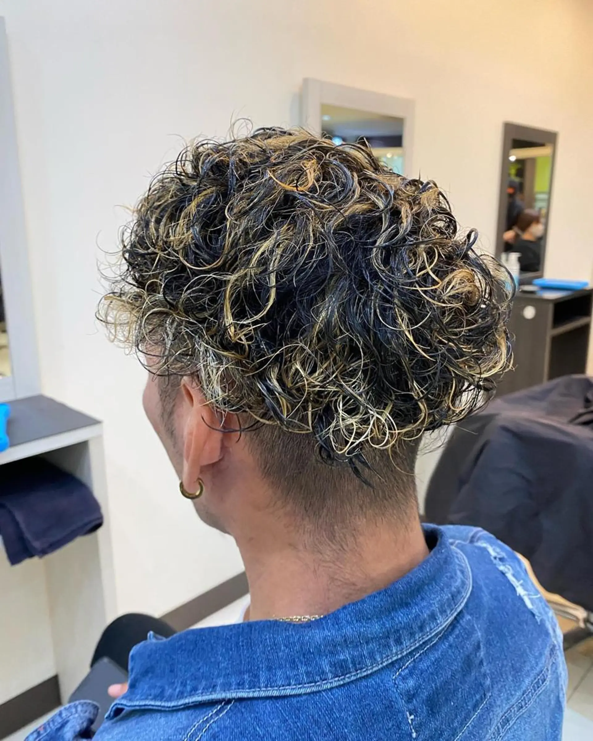 ショート カラー パーマ メンズ メンズメッシュ メンズパーマ メッシュ カット ヘアカラー パーマ 【阪急六甲 サロン ド ロイ】所属・メンズ特化 岸本 阪急六甲サロンドロイのヘアスタイル