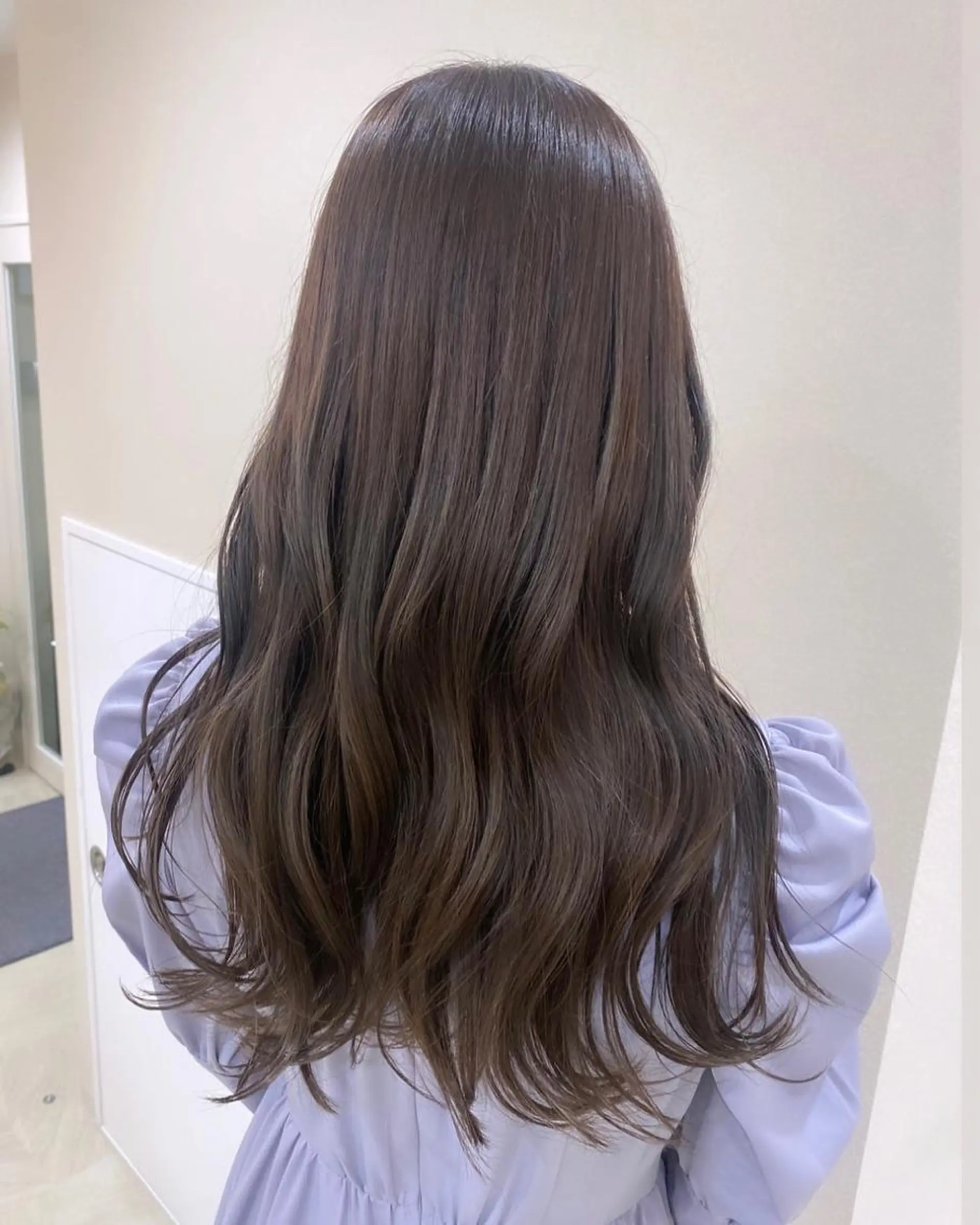 ロング カラー ヘアカラー トリートメント ヘッドスパ mina .のヘアスタイル