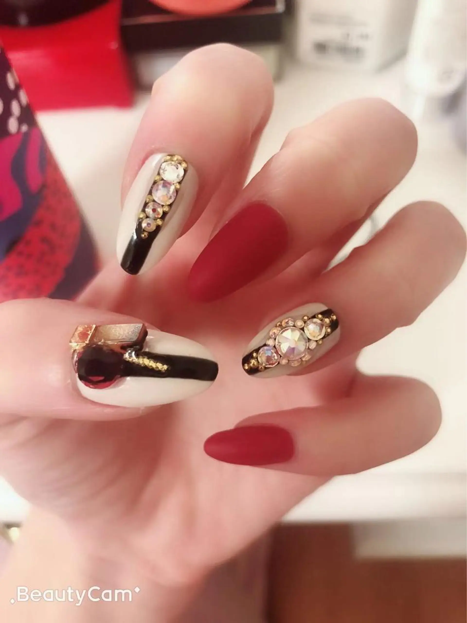 ネイル Cutil Nailsalon所属・Cutil. Nail🌈のネイルデザイン