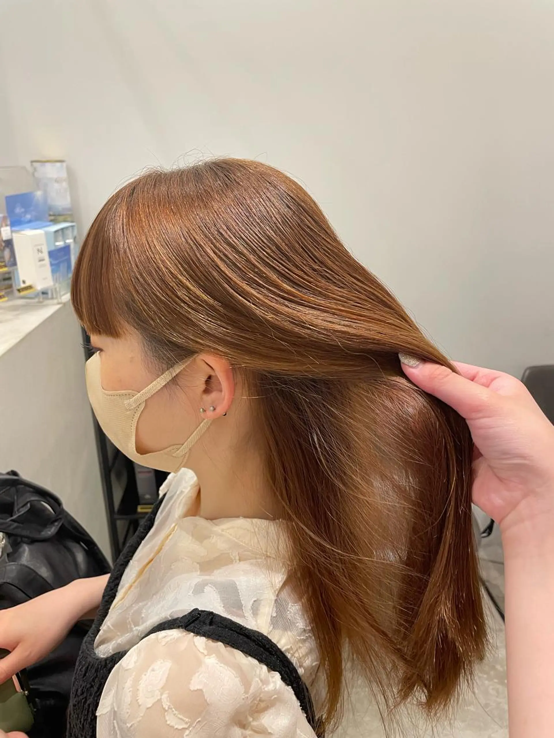 セミロング ブリーチカラー/ 細川はるかのヘアスタイル