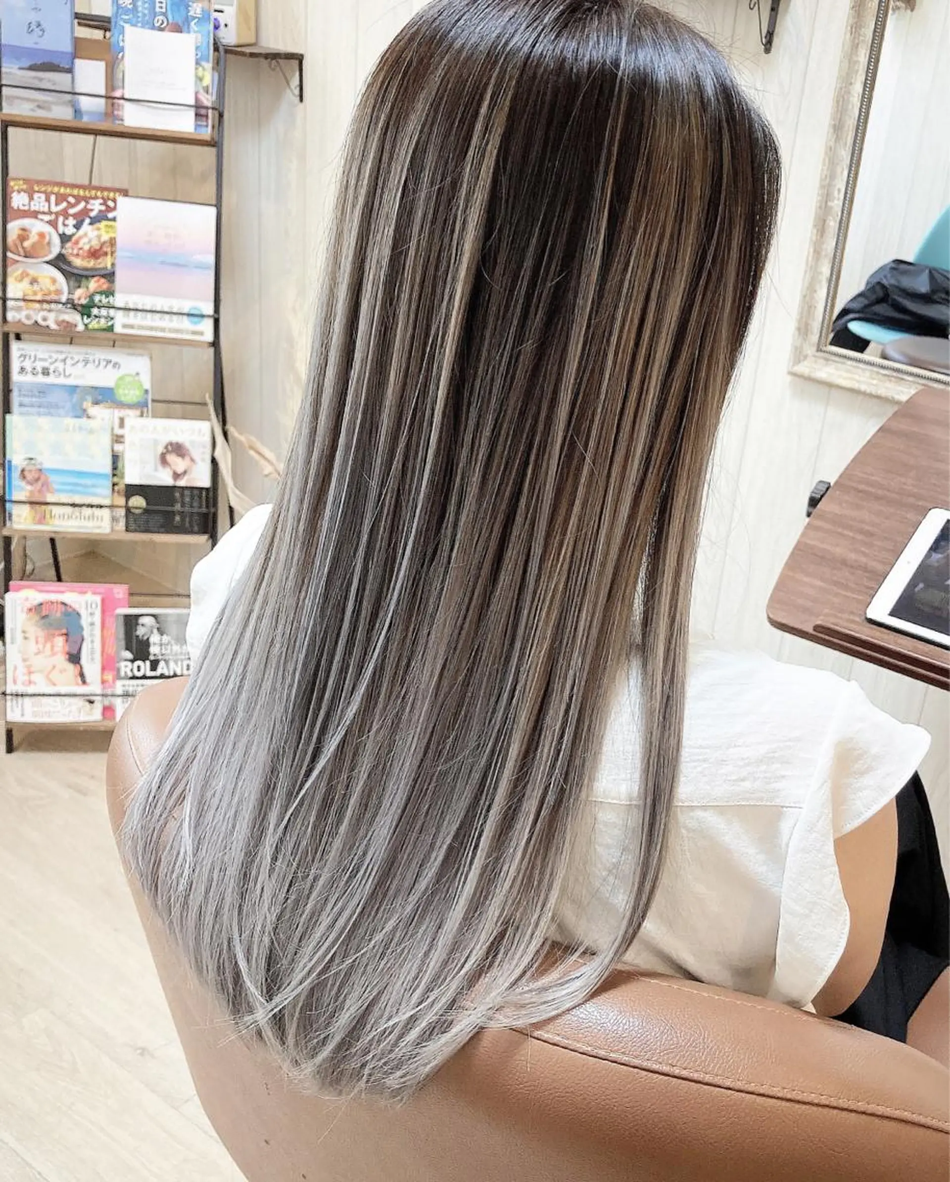 ロング カラー MERCI所属・マツモト コウダイのヘアスタイル