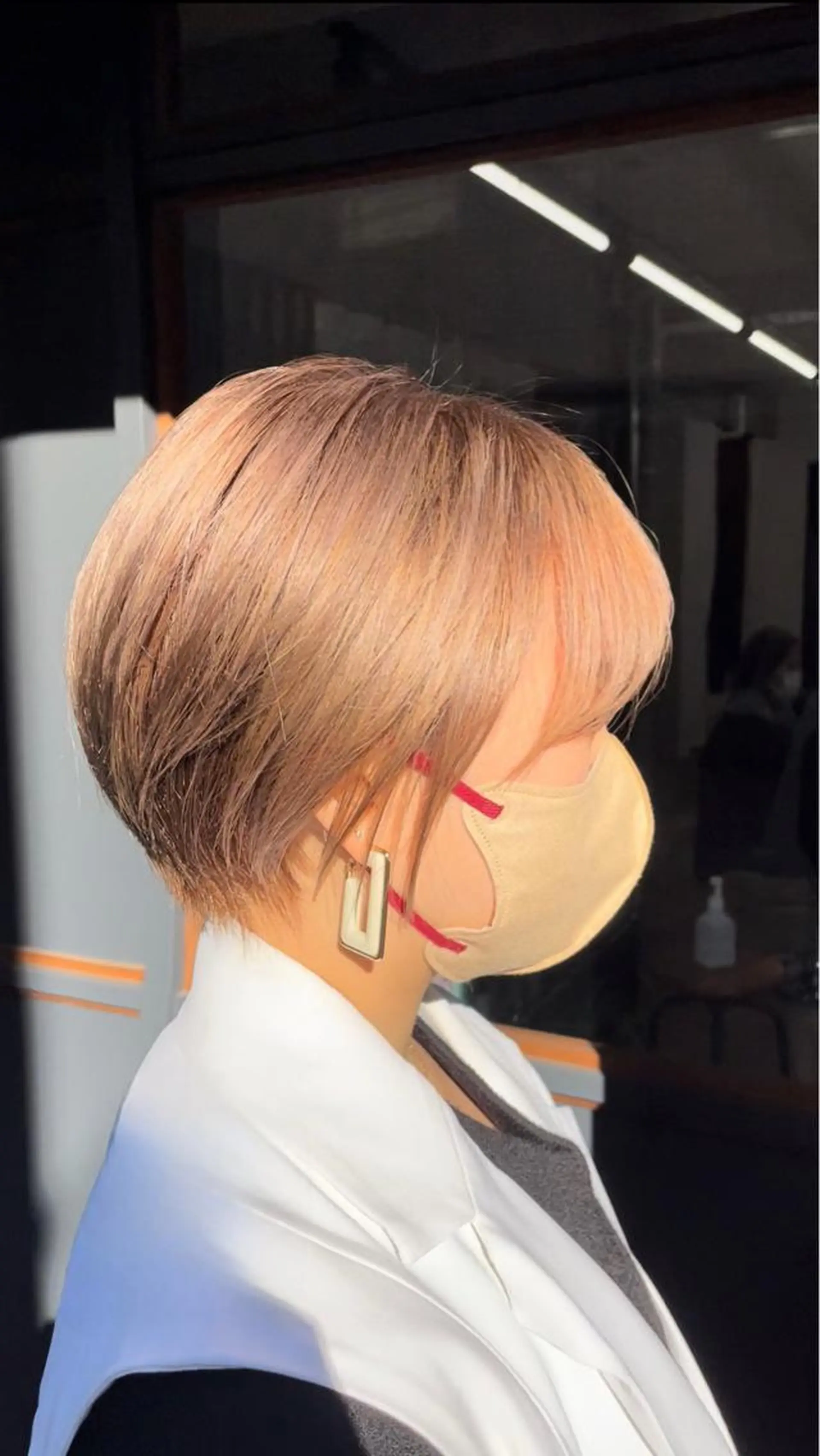 ショート カラー ベージュカラー ブリーチ 透明感カラー ダブルカラー ハイライトカラー ボブ/透明感カラー EMIRIのヘアスタイル