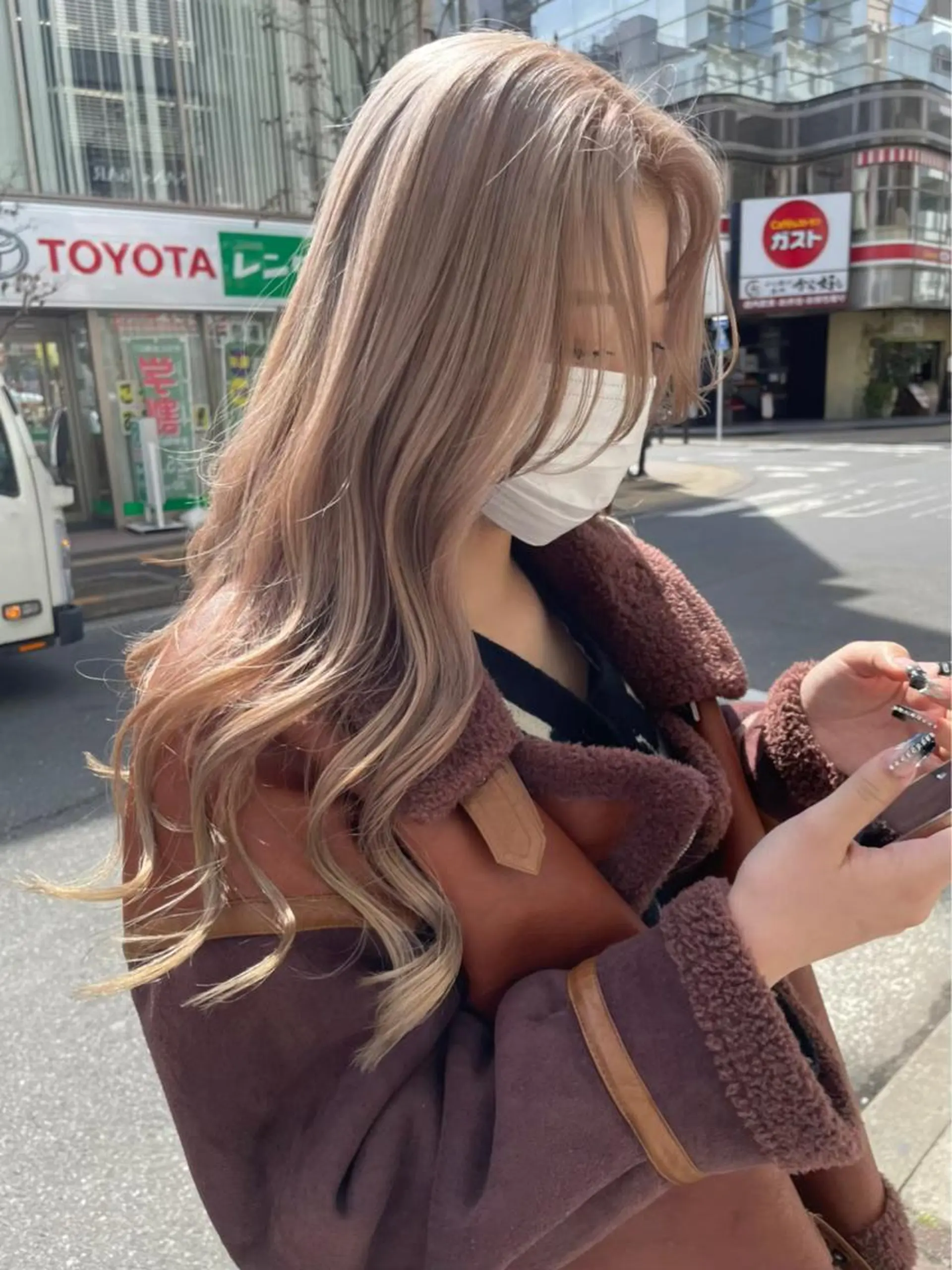 ロング カラー ブリーチ ケアブリーチ 透明感カラー デザインカラー ダブルカラー ハイトーン/マツエク AYAKA🌙のヘアスタイル