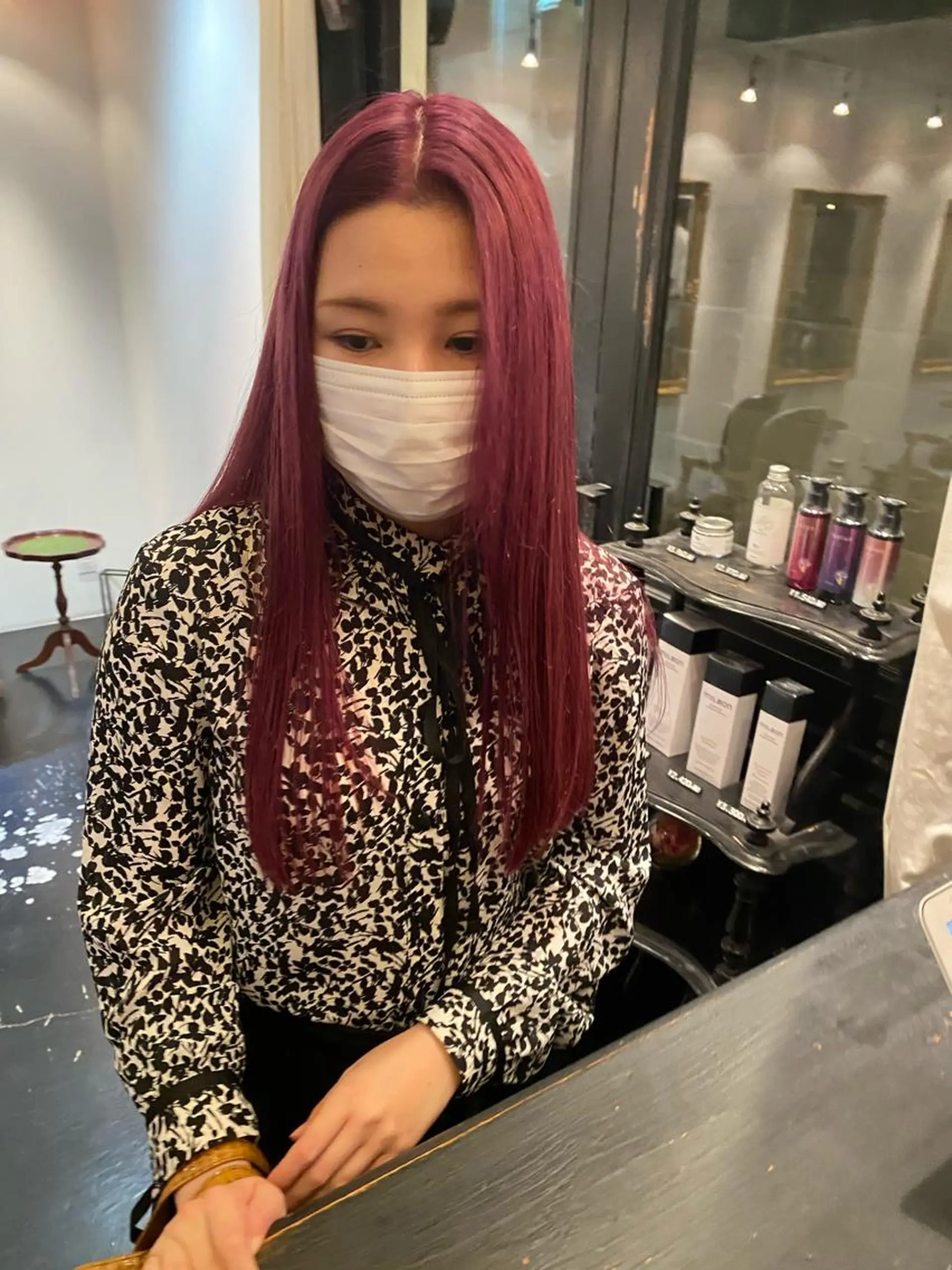 ロング カラー ブリーチ ピンクカラー カット ヘアカラー トリートメント tonari 梅田、中崎町のヘアスタイル