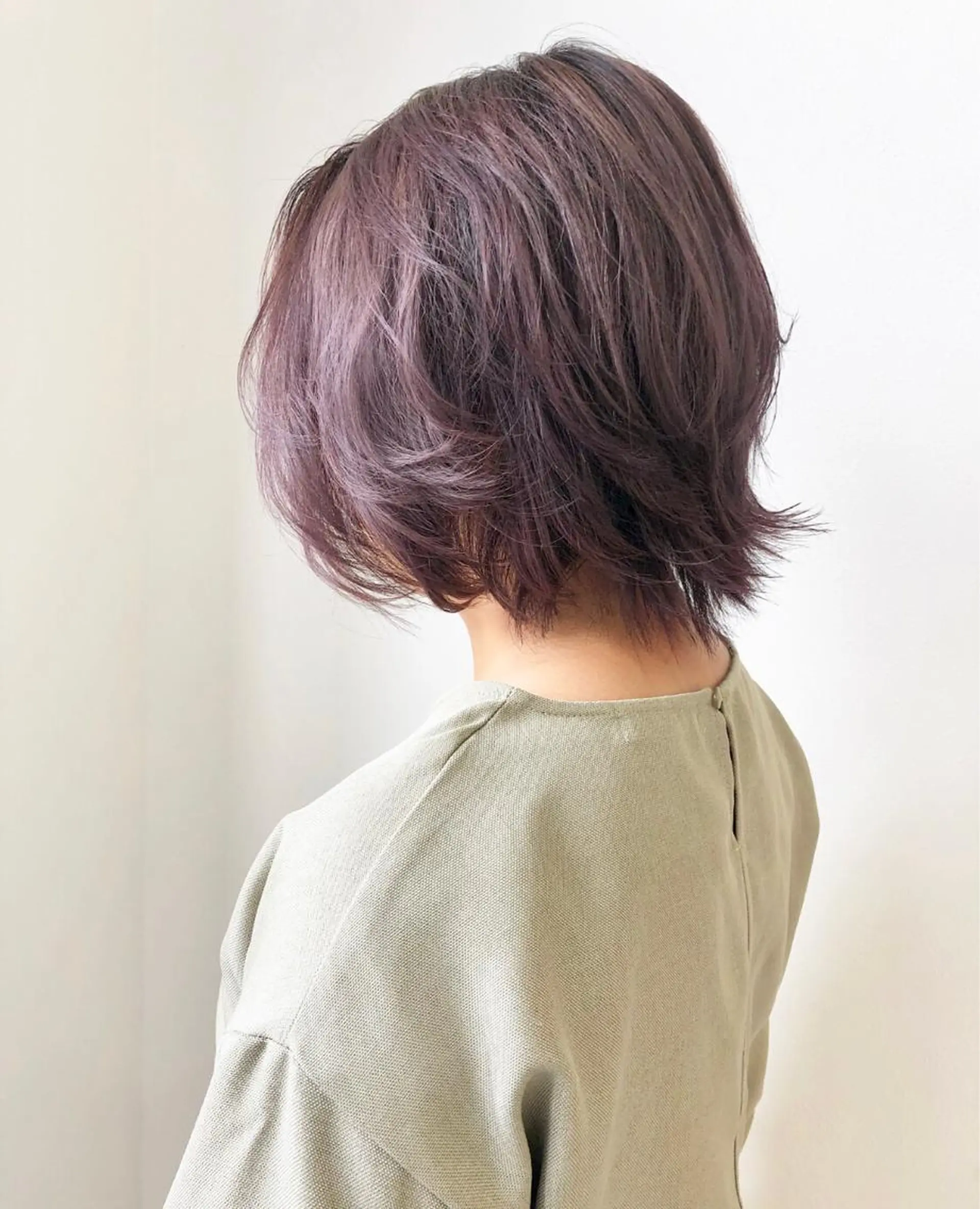 ショート カラー アッシュ 透明感カラー ラベンダーカラー ラベンダーアッシュ ピンクカラー カット ヘアカラー パーマ 岩田 萌那のヘアスタイル