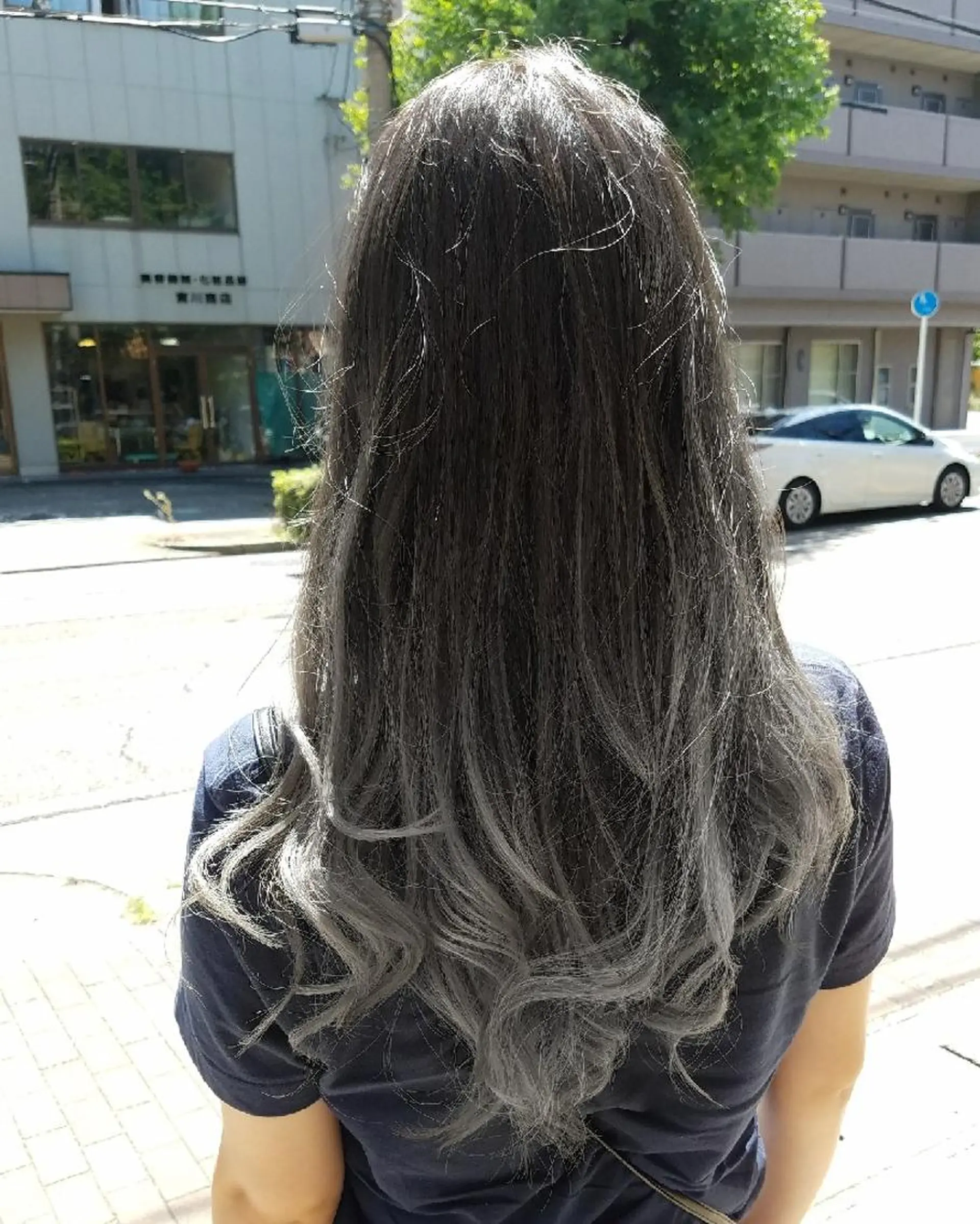 ロング カラー アディクシーカラー バレイヤージュ ハイライトカラー ハイライト レイヤーカット ヘアカラー sky所属・くわやま まさきのヘアスタイル