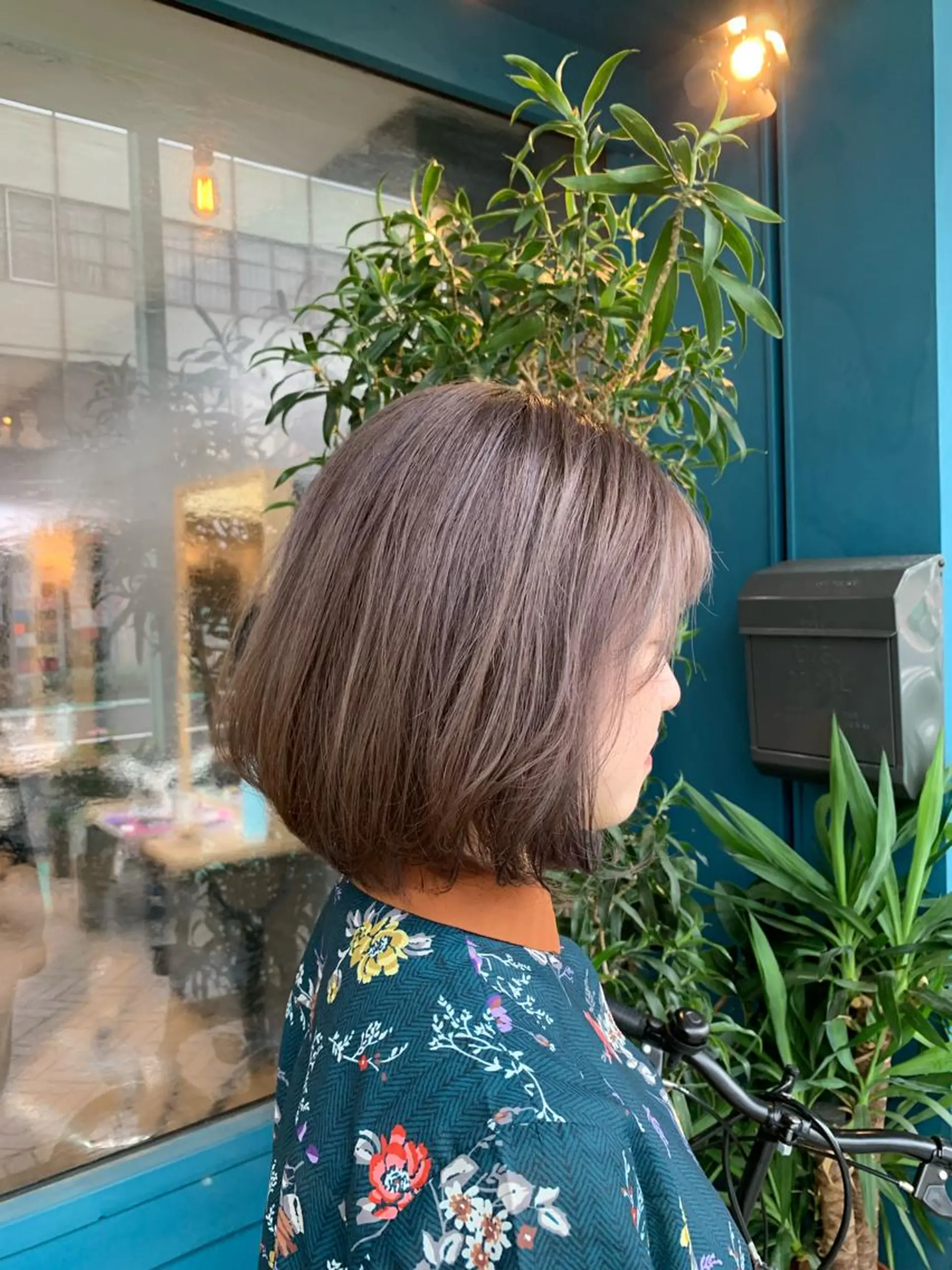 ミディアム カラー パーマ ヘアアレンジ ベージュカラー 佐藤 実咲のヘアスタイル