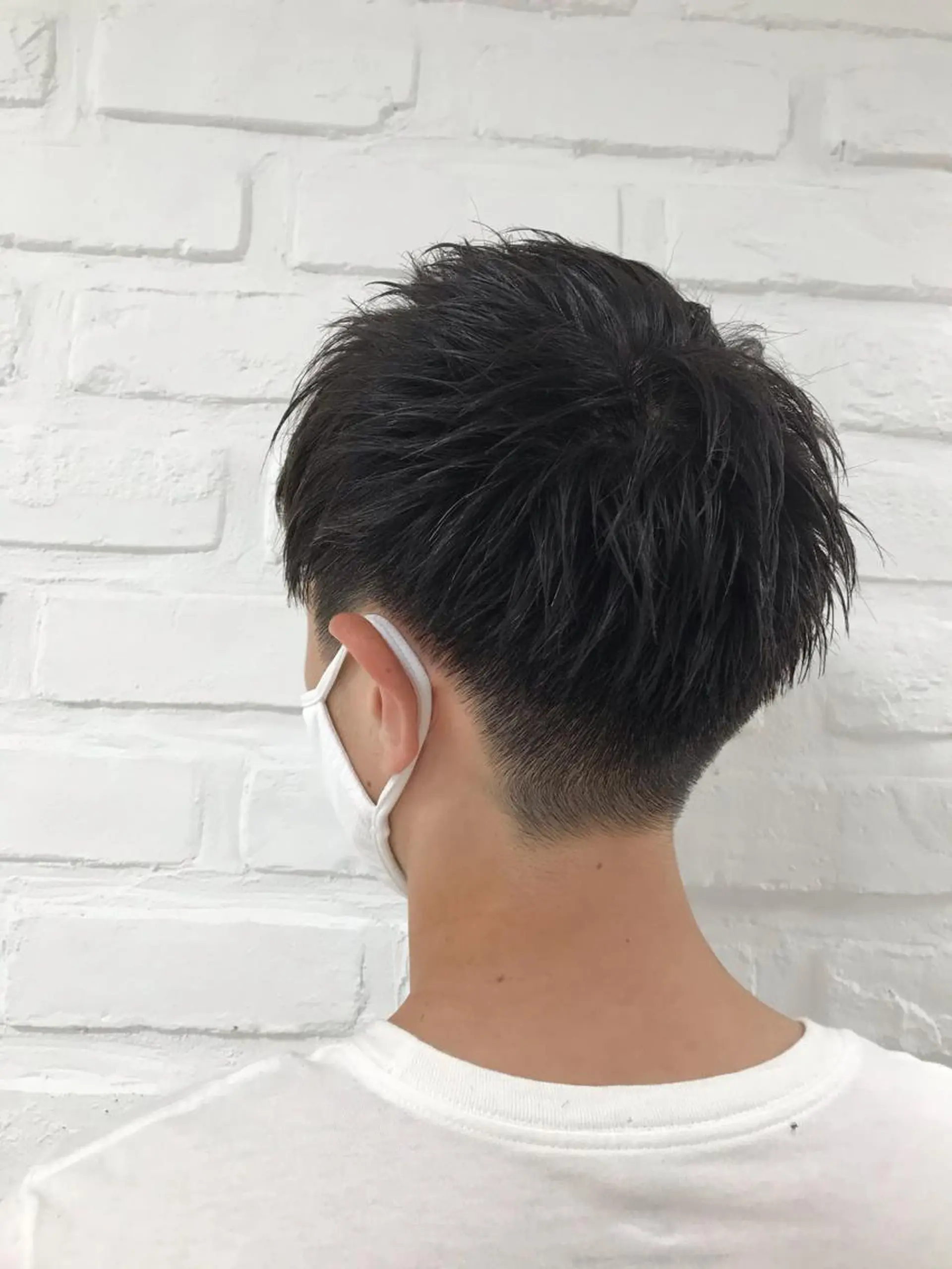 ショート メンズ 刈り上げ カット 暖色カラー🌹 中山由梨のヘアスタイル