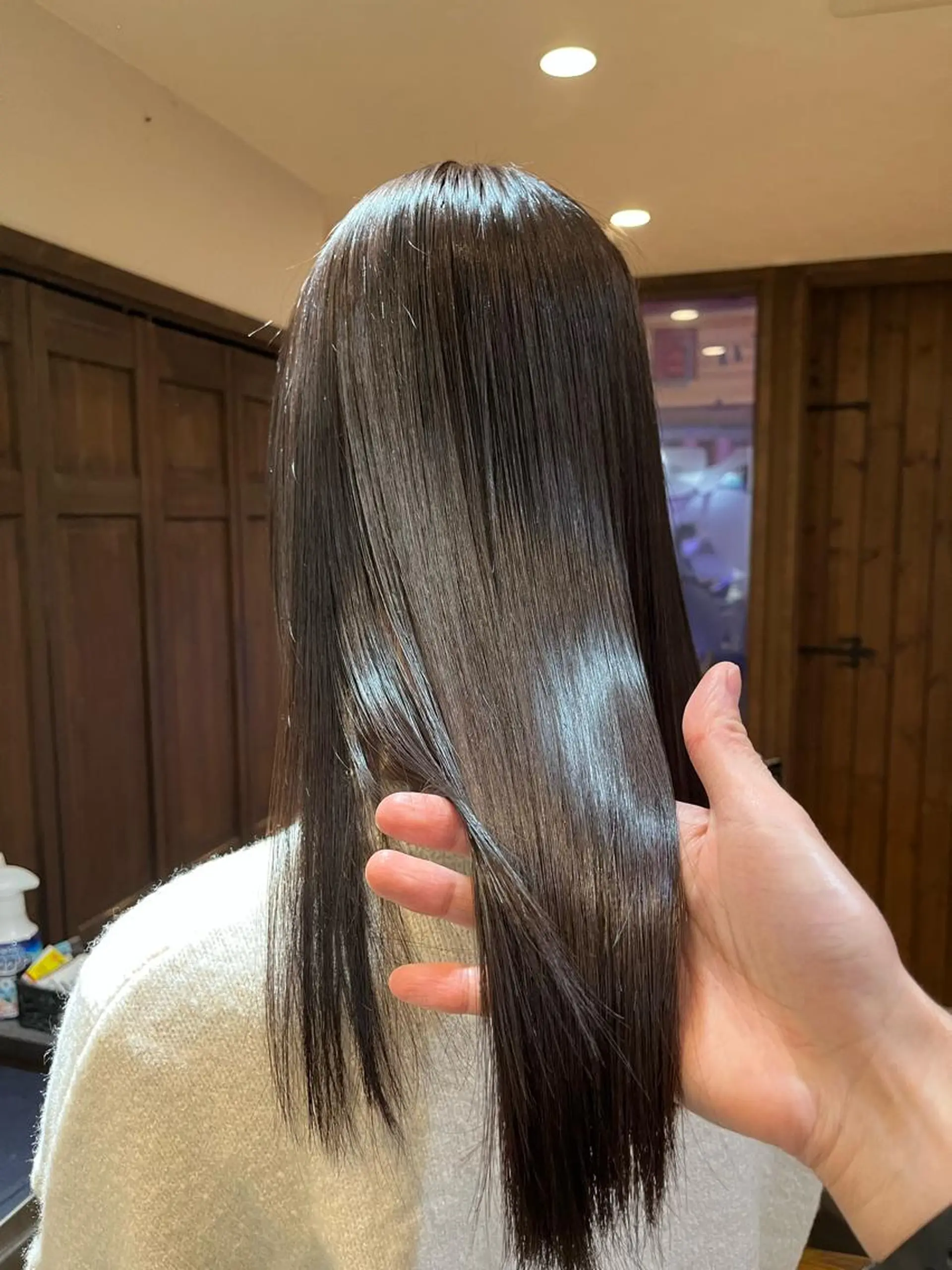 セミロング カラー アッシュ ブリーチ ブリーチなしカラー 縮毛矯正 ヘアカラー VOYAGE所属・中園 康のヘアスタイル