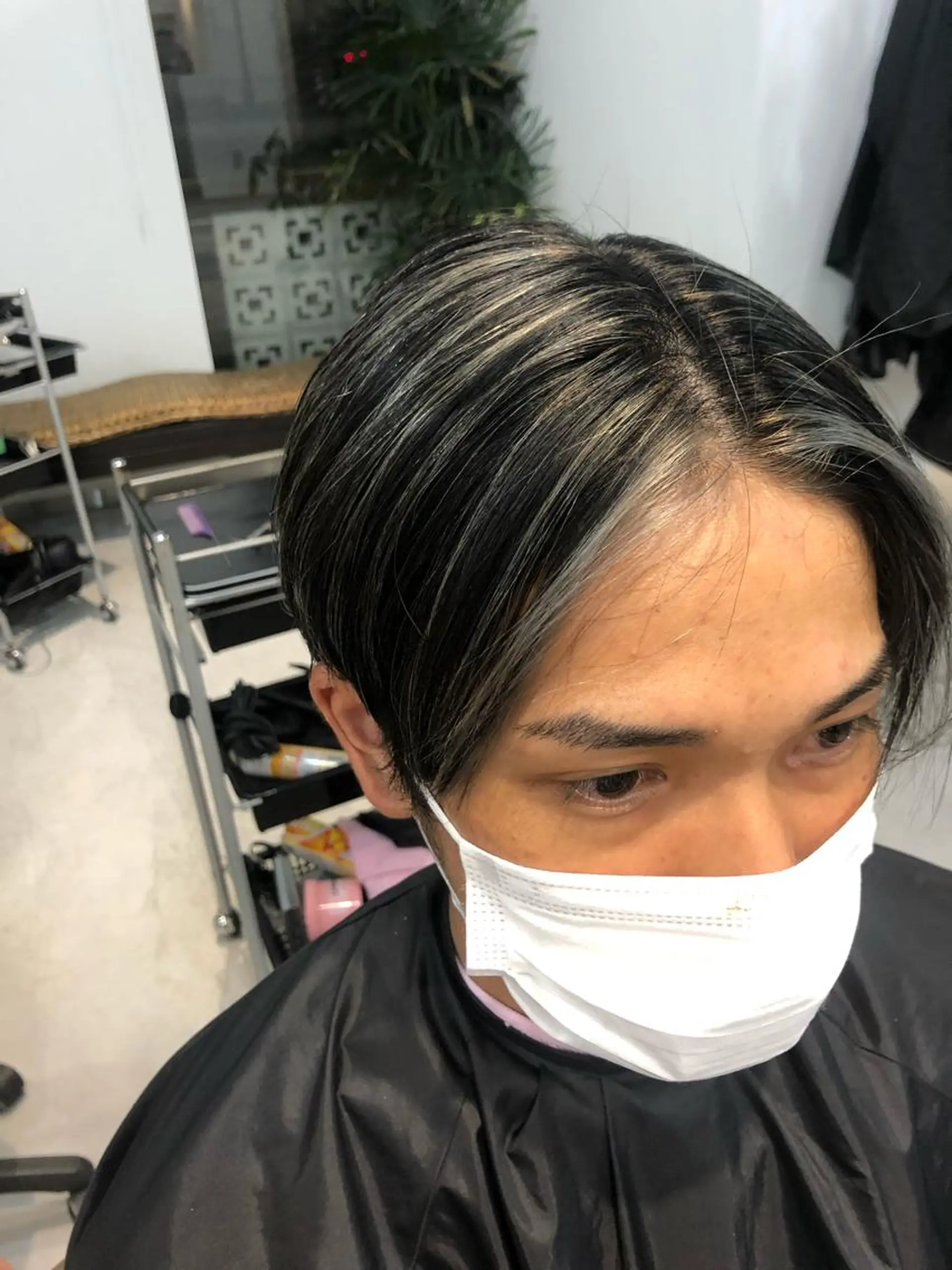 カラー ミストバング フェイスフレーミング ハイライトカラー カイリ /レイヤーカットのヘアスタイル