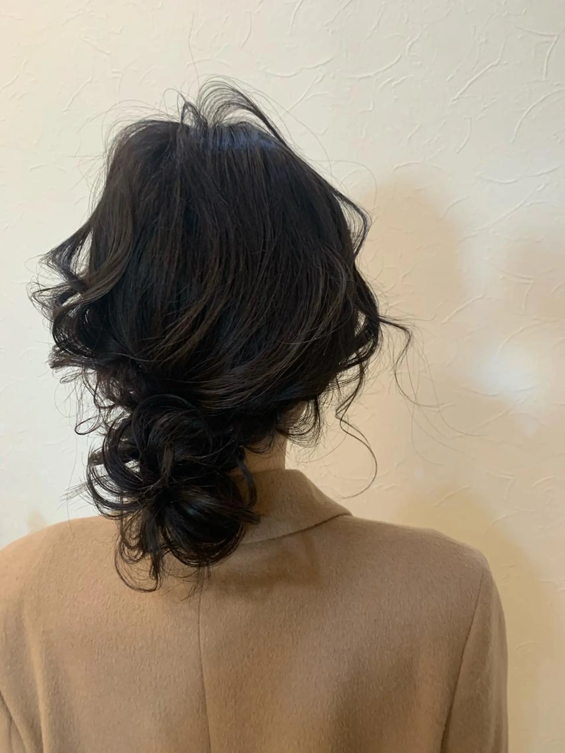 ミディアム ヘアアレンジ ローシニヨン 飯塚 沙衣のヘアスタイル