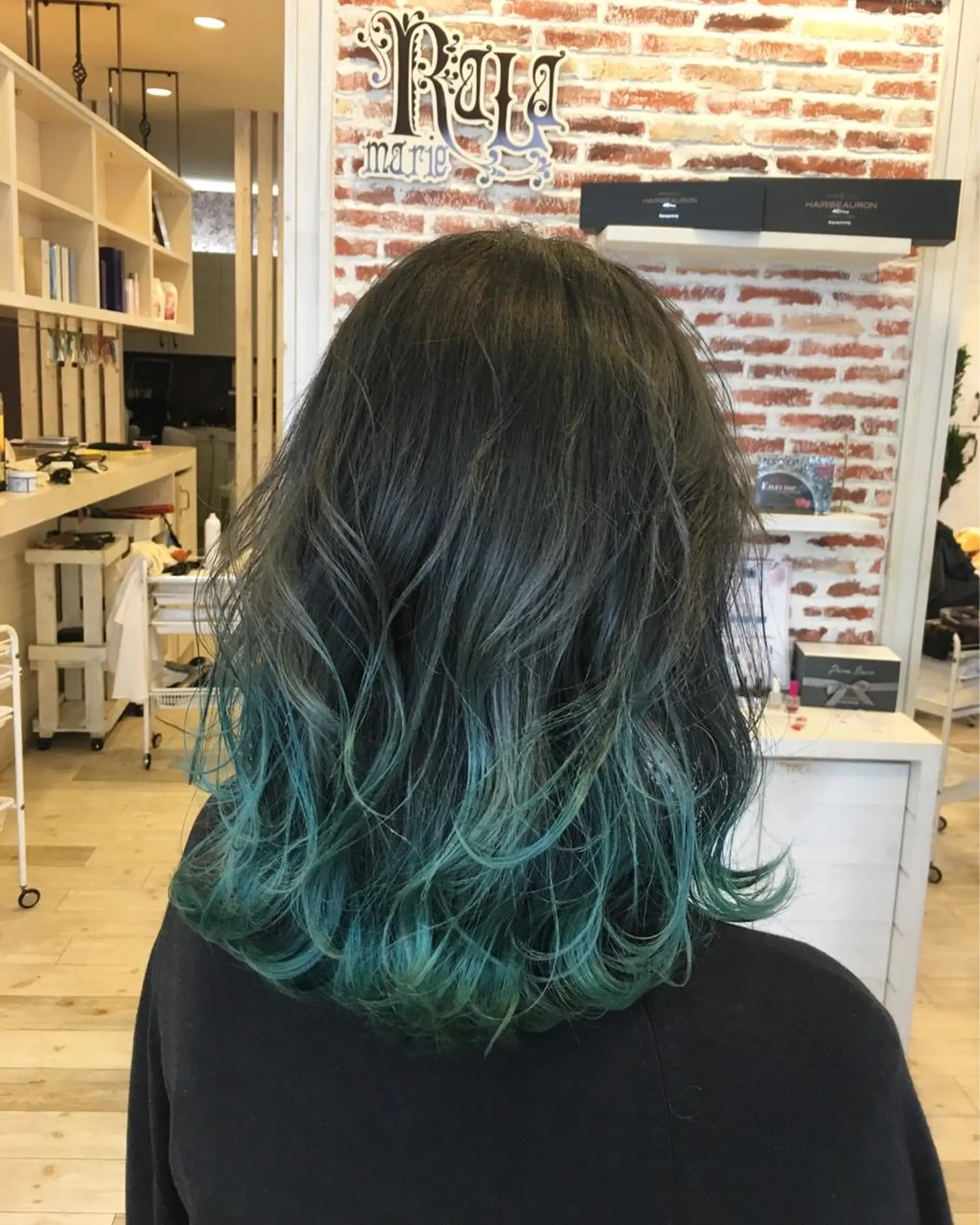 ロング カラー ダークグリーン グラデーションカラー Crén by marie 真嘉比店所属・東恩納 誠のヘアスタイル