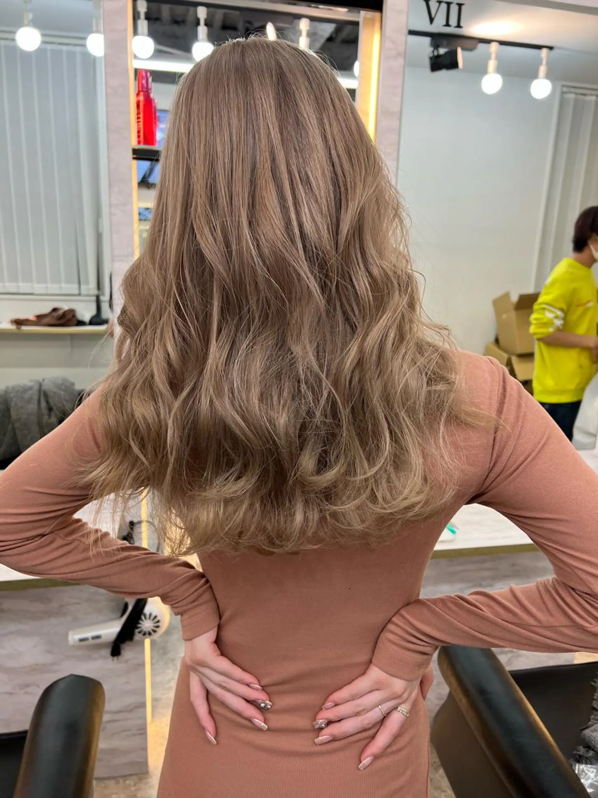セミロング ヘアカラー サロウィン千葉所属・サロウィン千葉店 Toshikiのヘアスタイル