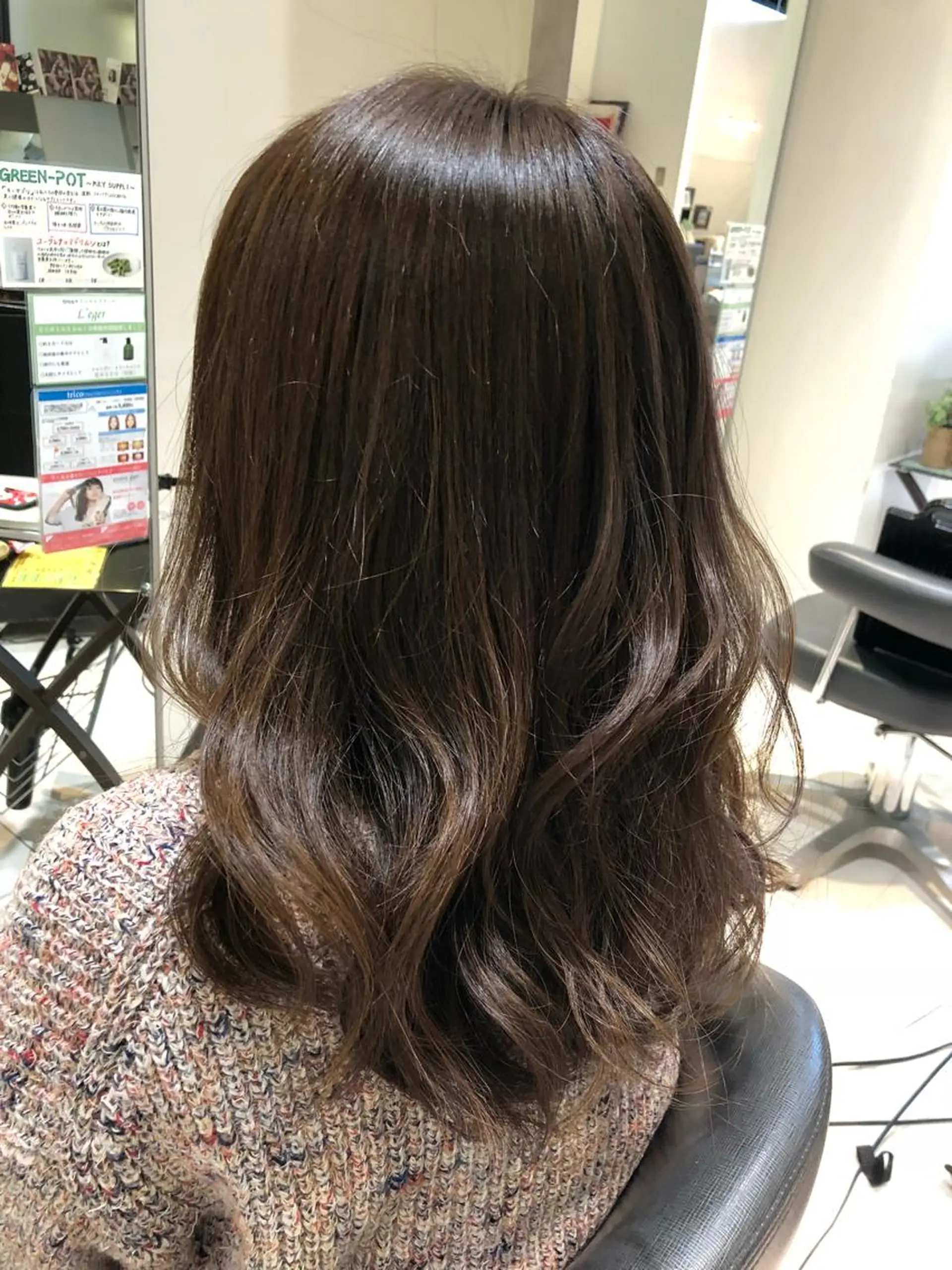 セミロング カラー ブラウンカラー ナチュラルブラウン トリートメント 眉毛/まつげ 山川　あやめの眉毛・アイブロウイメージ