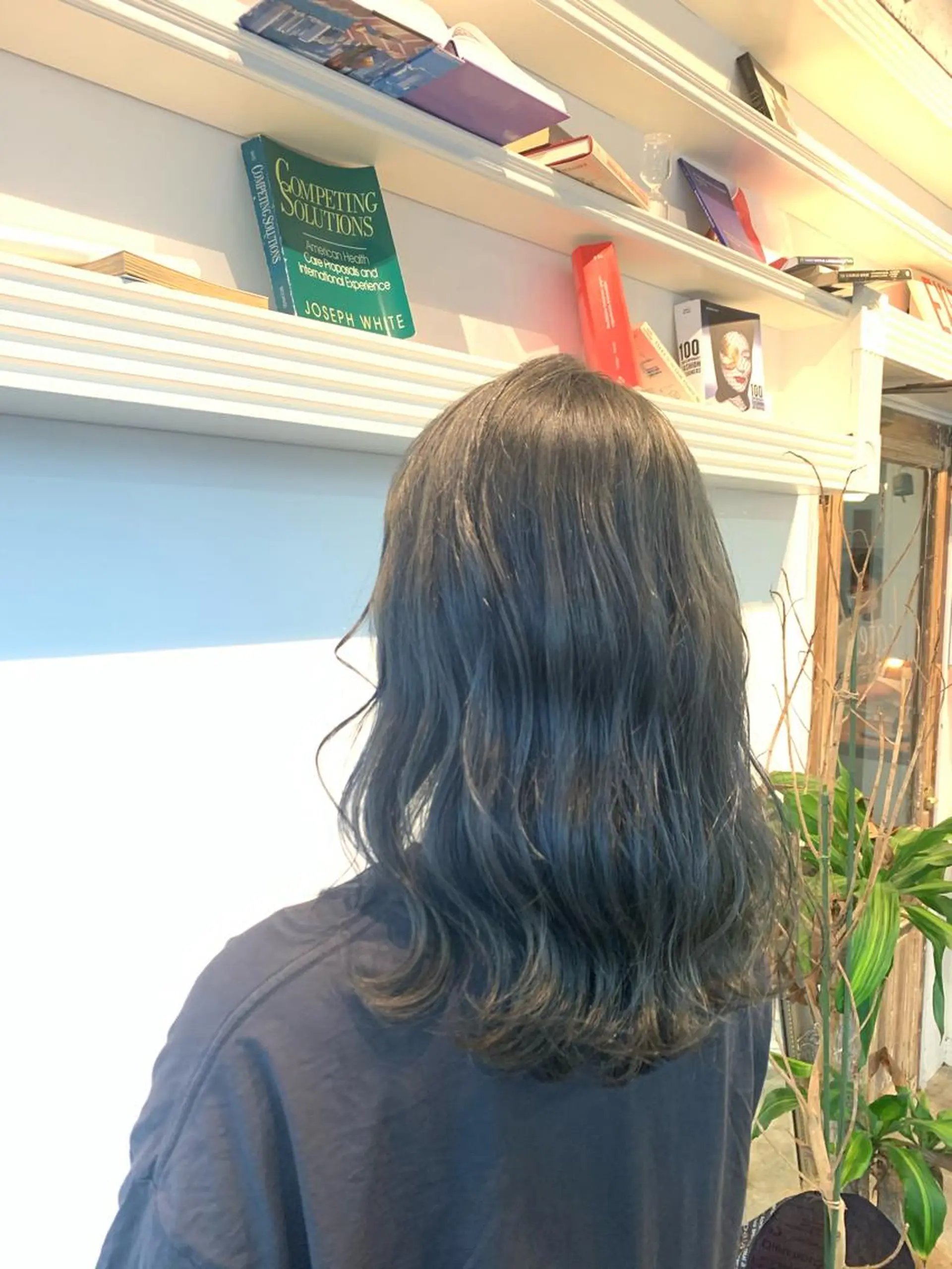 セミロング アッシュ ヘアカラー トリートメント ヘッドスパ ヘアセット 山口 竣也のヘアスタイル