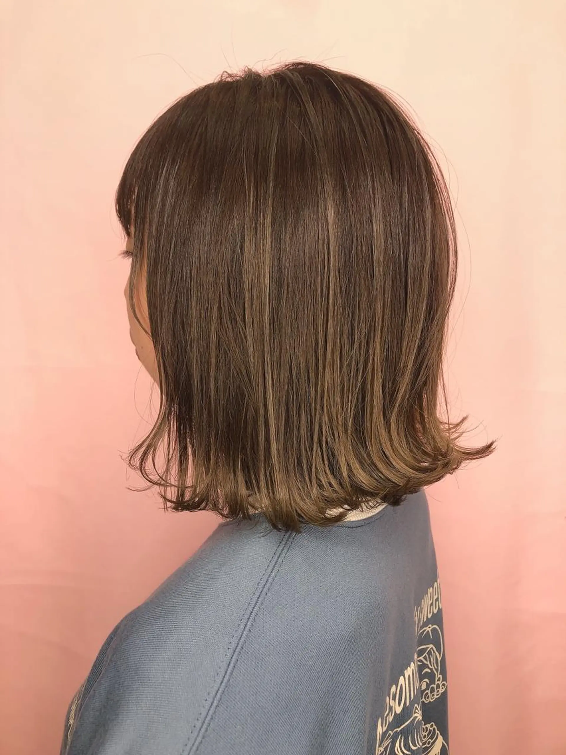 ミディアム カラー バレイヤージュ レイヤーカット カット 韓国🩵海外ヘア 宮川華奈のヘアスタイル
