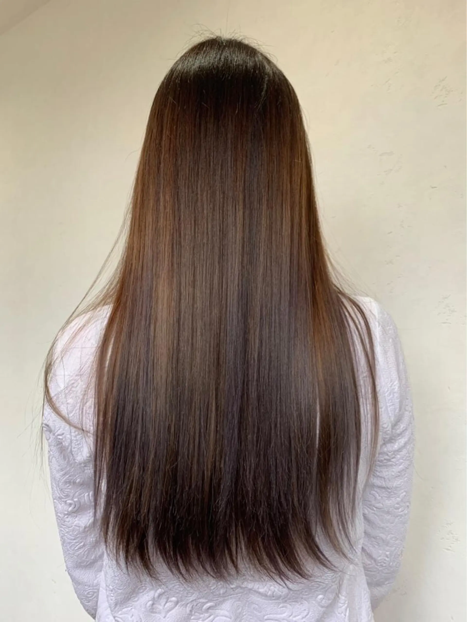 ロング カラー ヘアカラー トリートメント 塩崎 明菜のヘアスタイル