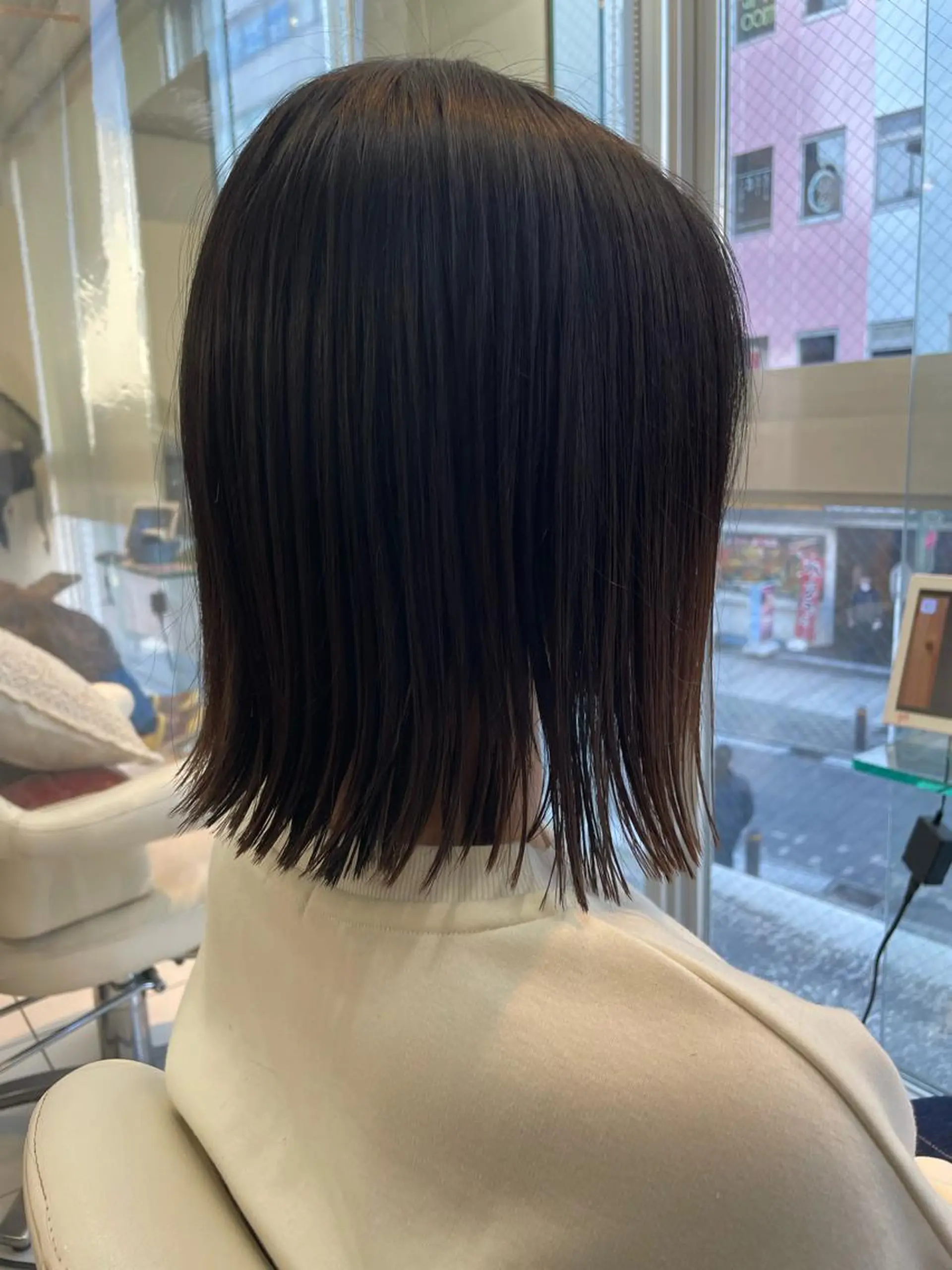 ショート 切りっぱなしボブ ボブ 外ハネヘア 美容学生必見❣️お得 クーポン有り💓池辺のヘアスタイル