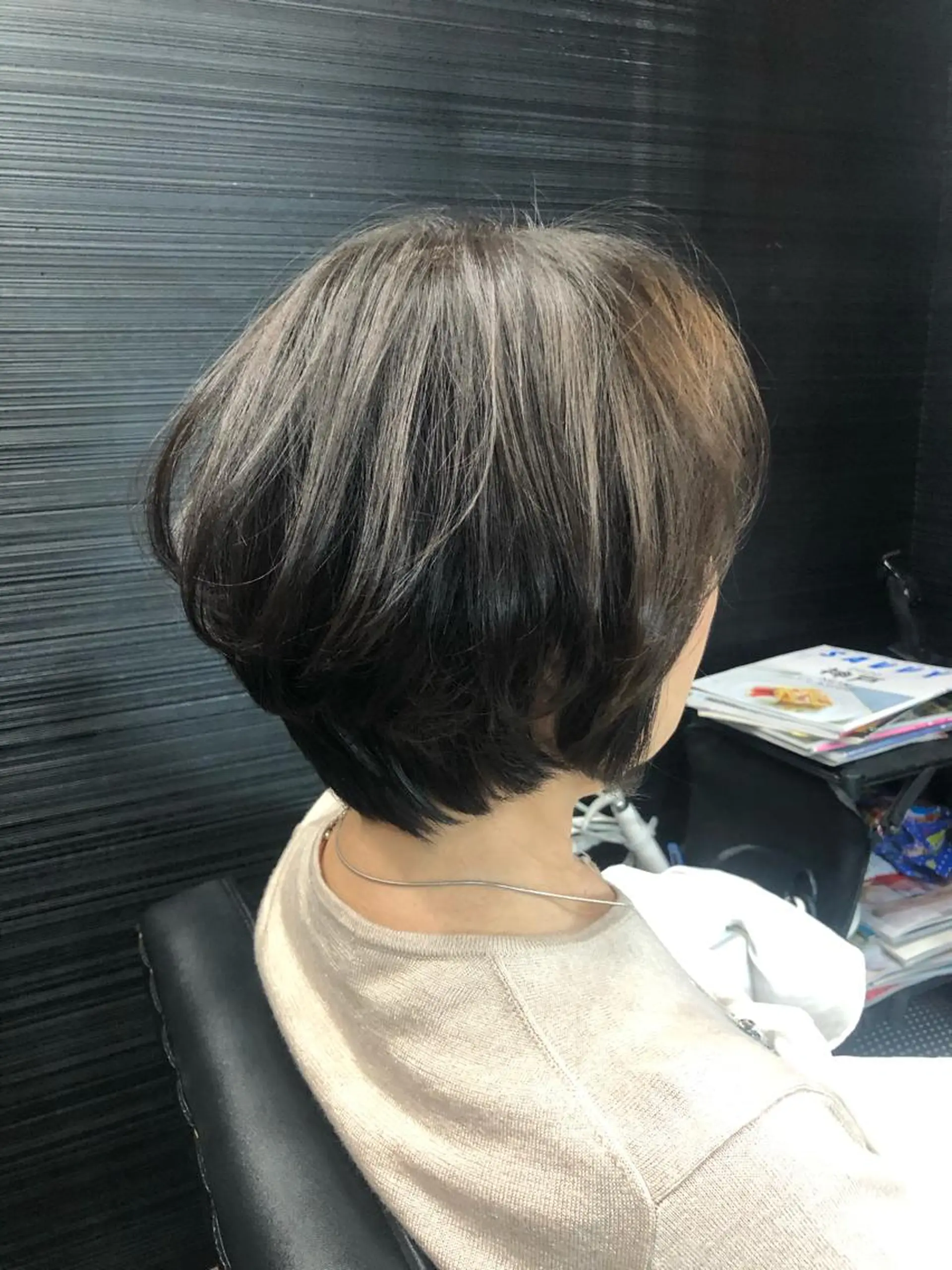 ショート カラー VERONIQUE所属・山本 雅由のヘアスタイル
