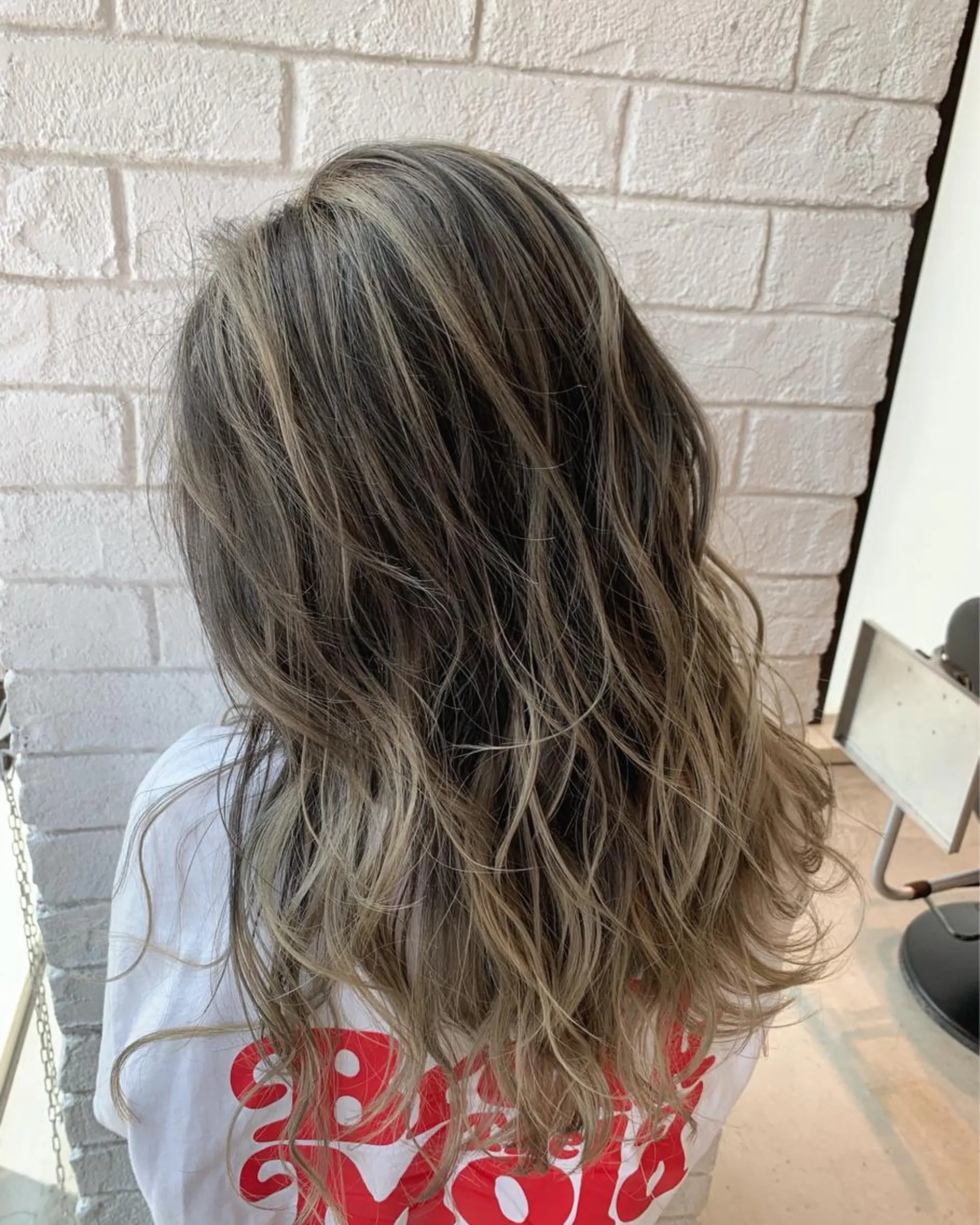 ロング カラー ブリーチ 外国人風カラー カット ヘアカラー トリートメント t.a.g所属・韓国レイヤー×艶髪 ハイトーンRyukiのヘアスタイル