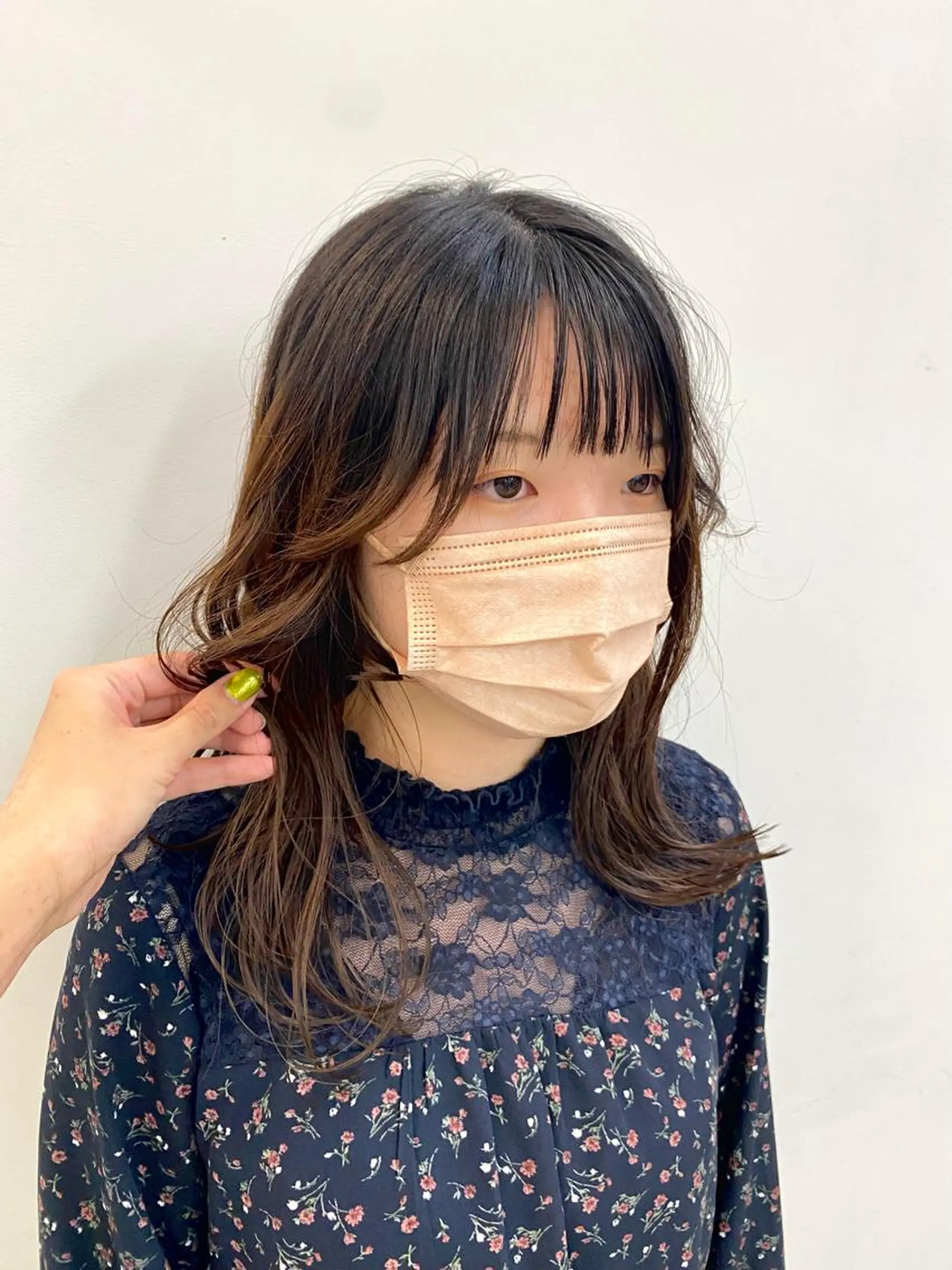 セミロング レイヤーカット サトウ リョウのヘアスタイル