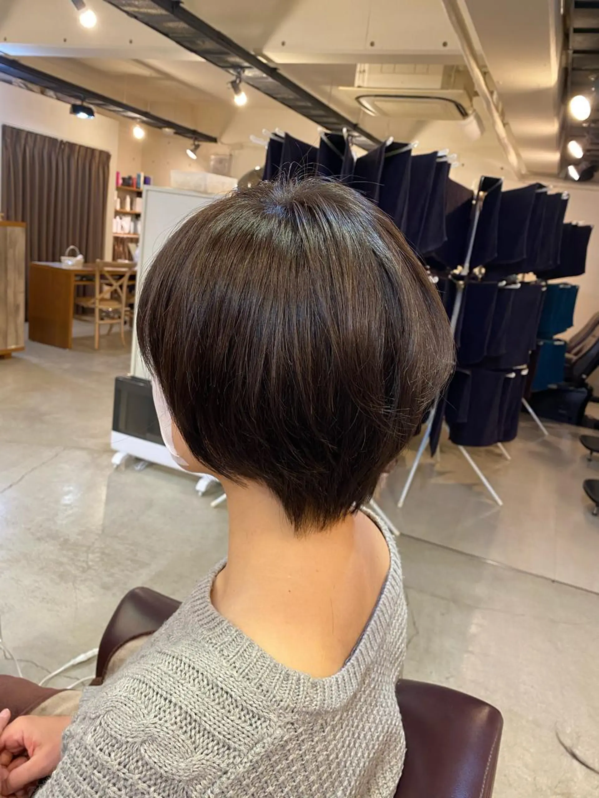 ショート カラー ヘアアレンジ SALOWIN京都河原町Suite店所属・外国人風レイヤー/ ハイトーンSHUのヘアスタイル