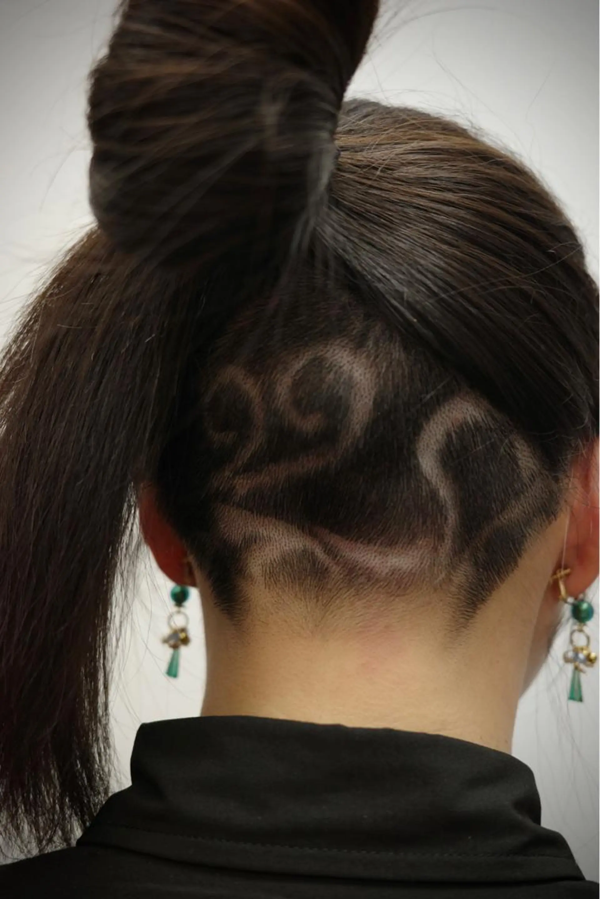 セミロング セミロングパーマ ハイライト レイヤーカット 縮毛矯正 刈り上げ KAH所属・Koichi Satoのヘアスタイル