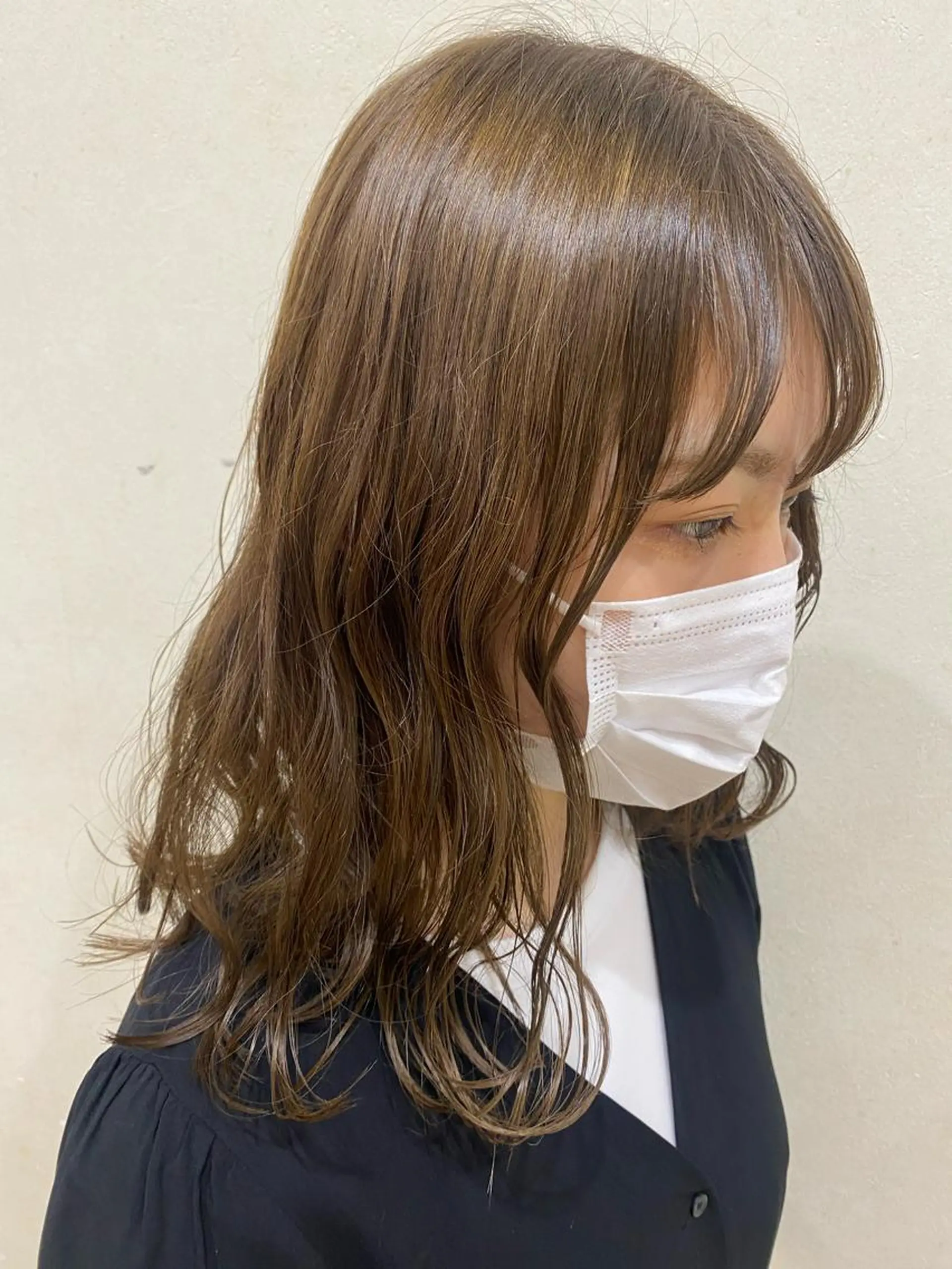 ミディアム カラー ベージュカラー ミルクティーベージュ 郡山駅前美容室 Hair Life Hana&Co (ヘアーライフハナコ)所属・MᗩïＫᗩ 郡山駅/まつ毛カールのマツエク・マツパデザイン
