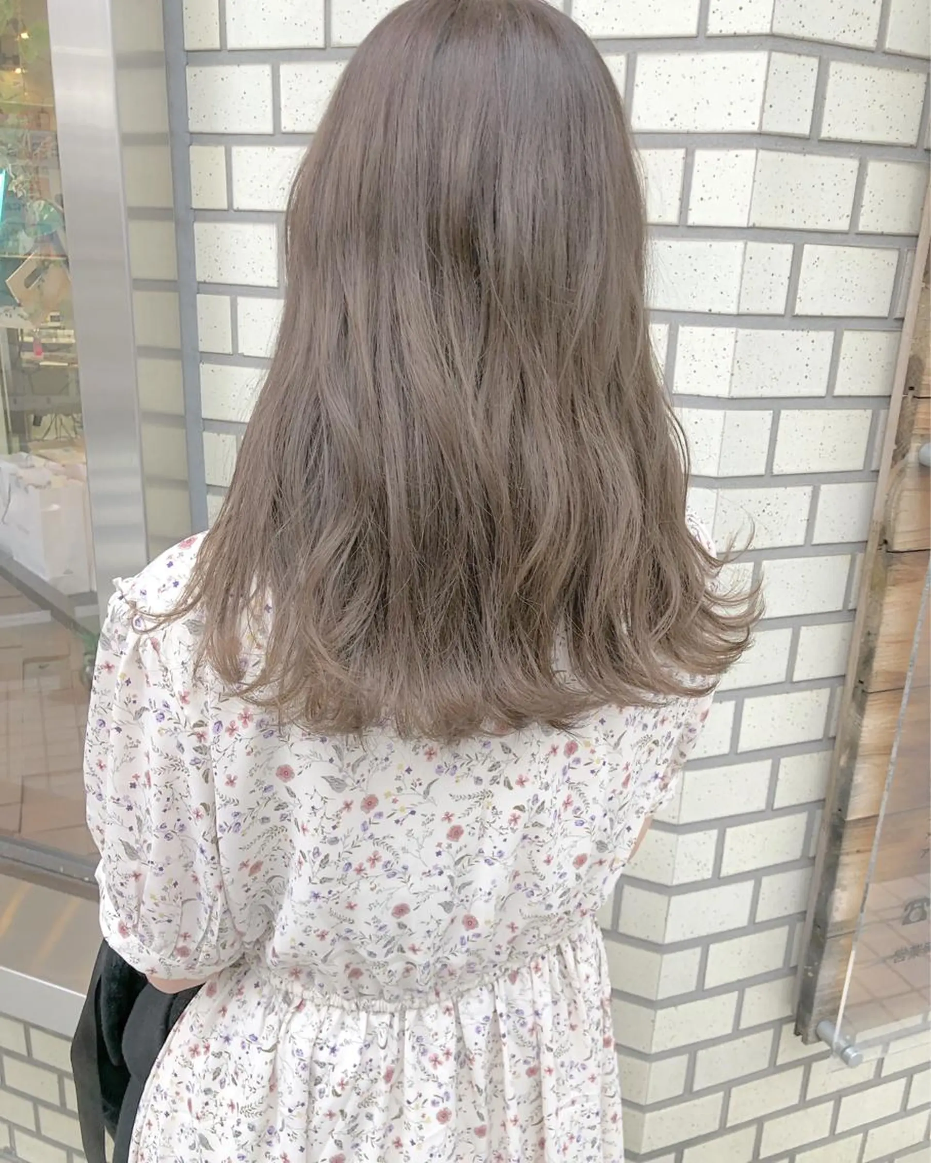 セミロング カラー パーマ ヘアアレンジ ベージュカラー モカベージュ ヘアカラー LUCK本厚木 浦住 貴大のヘアスタイル