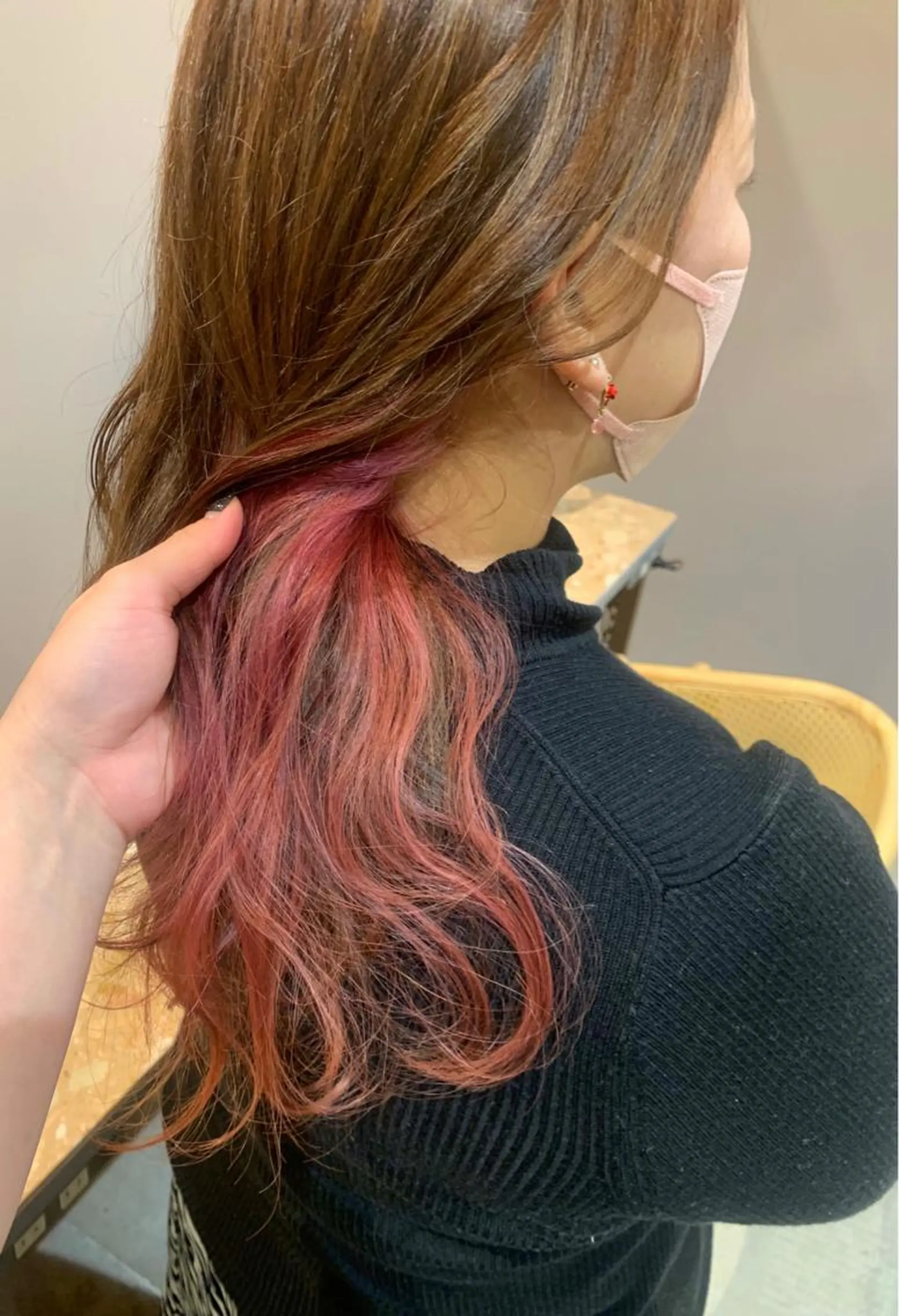 ロング カラー ピンクカラー 田中 紫苑のヘアスタイル