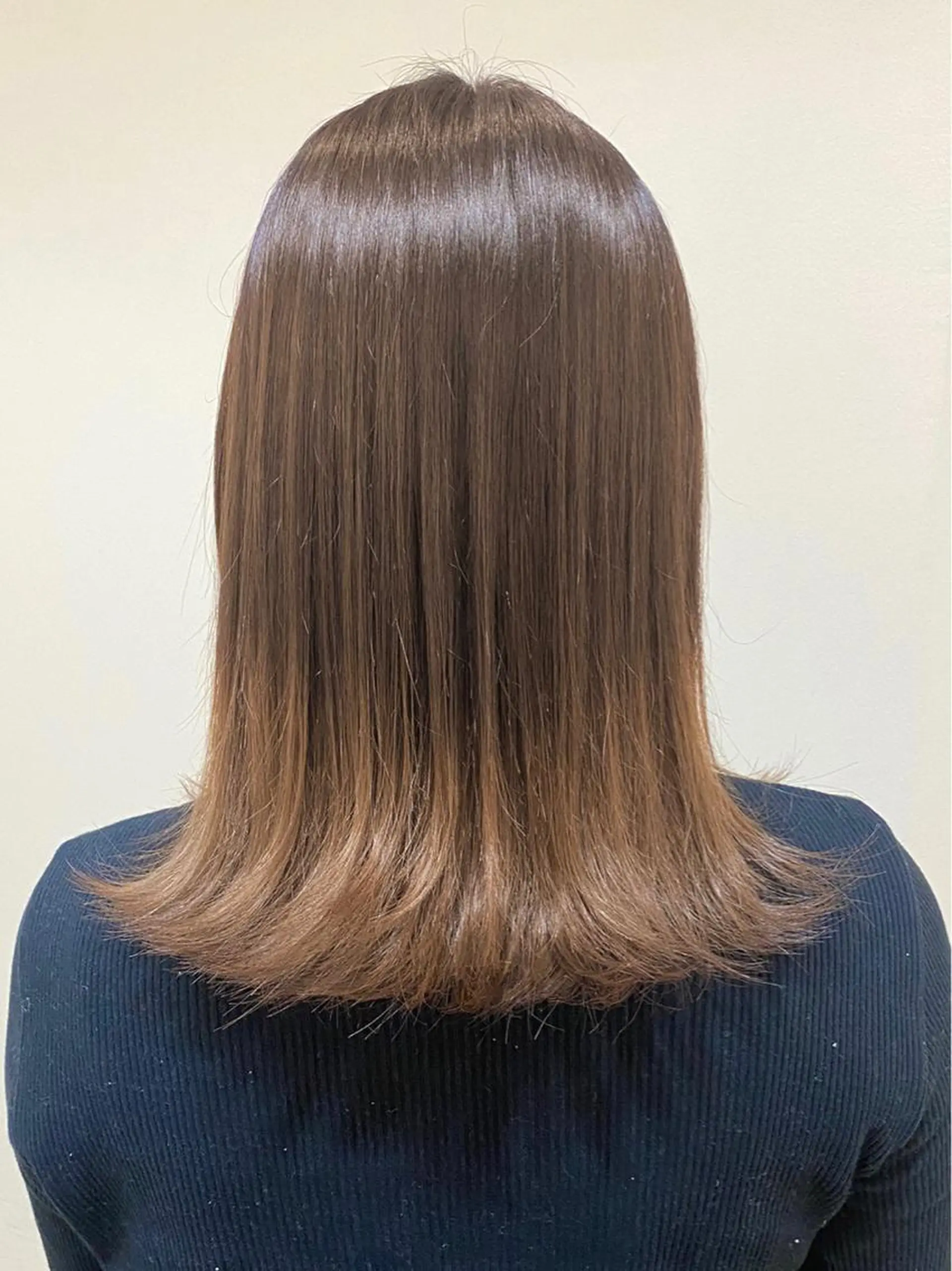 ミディアム カラー ANNA /艶髪/ハイトーンのヘアスタイル