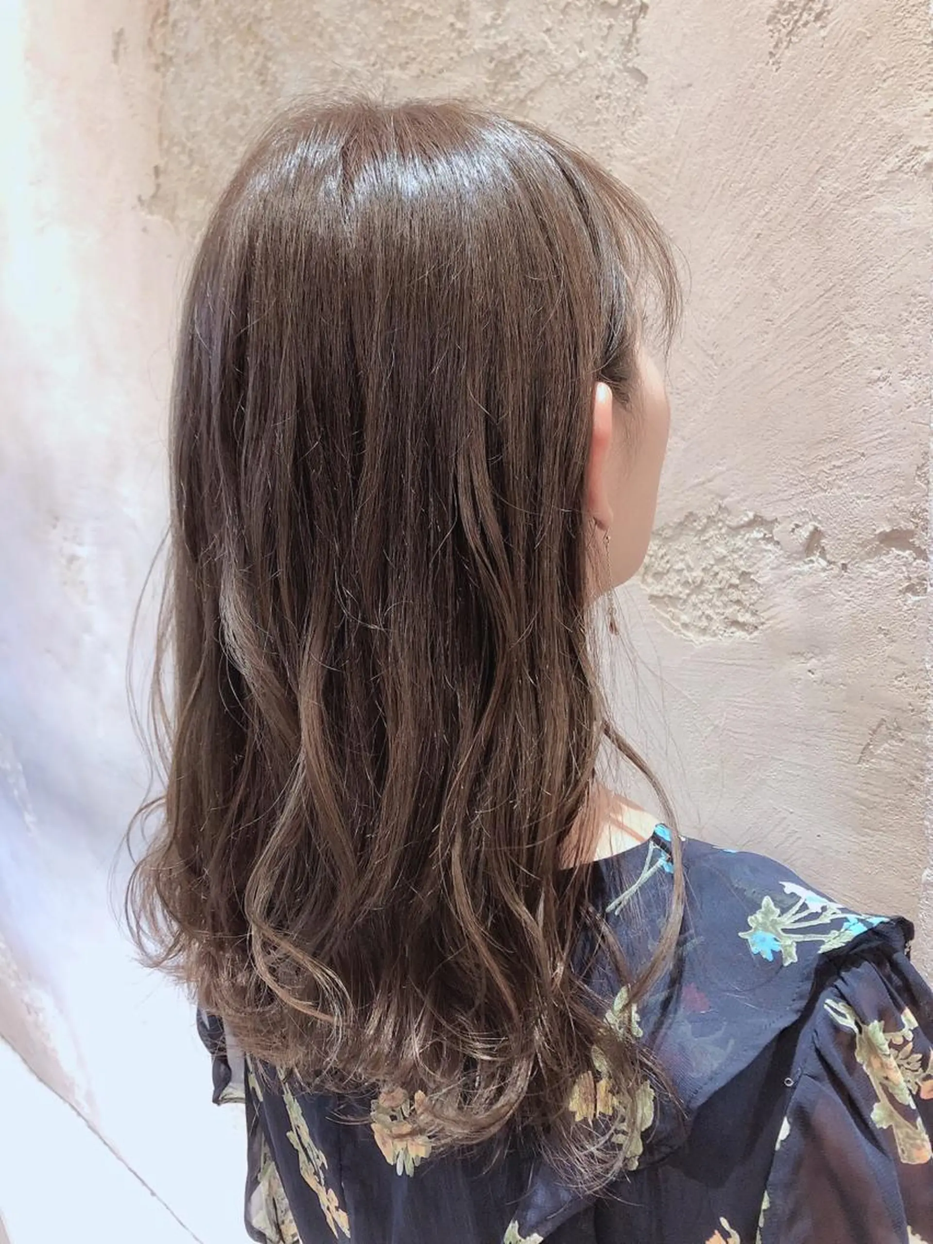 セミロング アッシュ カット ヘアカラー トリートメント 代表山口ひな 髪質改善のプロのヘアスタイル