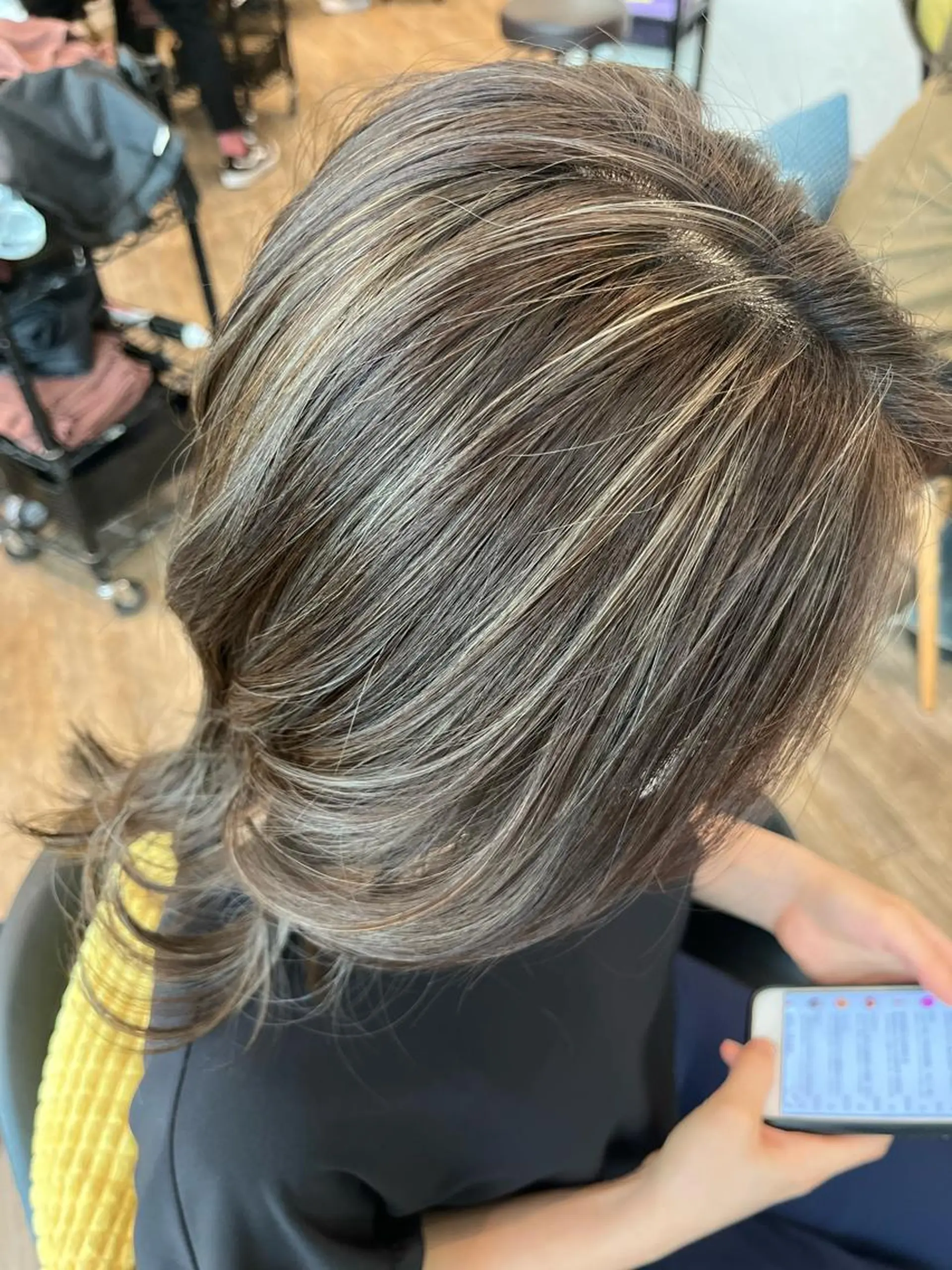 セミロング ハイライト ヘアカラー ⭐️ アユミ⭐️のヘアスタイル