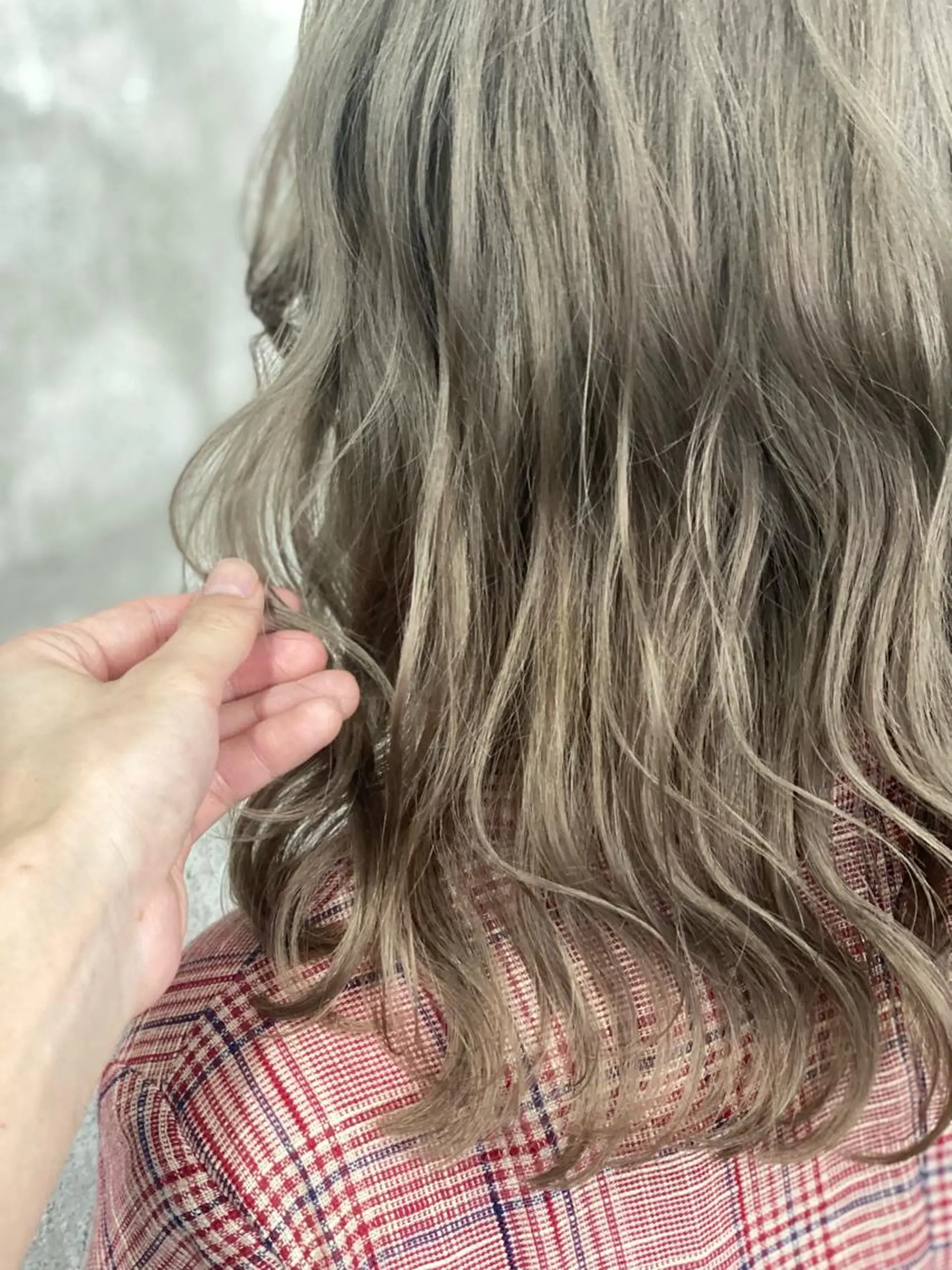 ミディアム カラー ヘアアレンジ グレージュ ミルクティーグレージュ ヘアカラー ［似合わせヘア］ ✂︎OGURO✂︎のヘアスタイル
