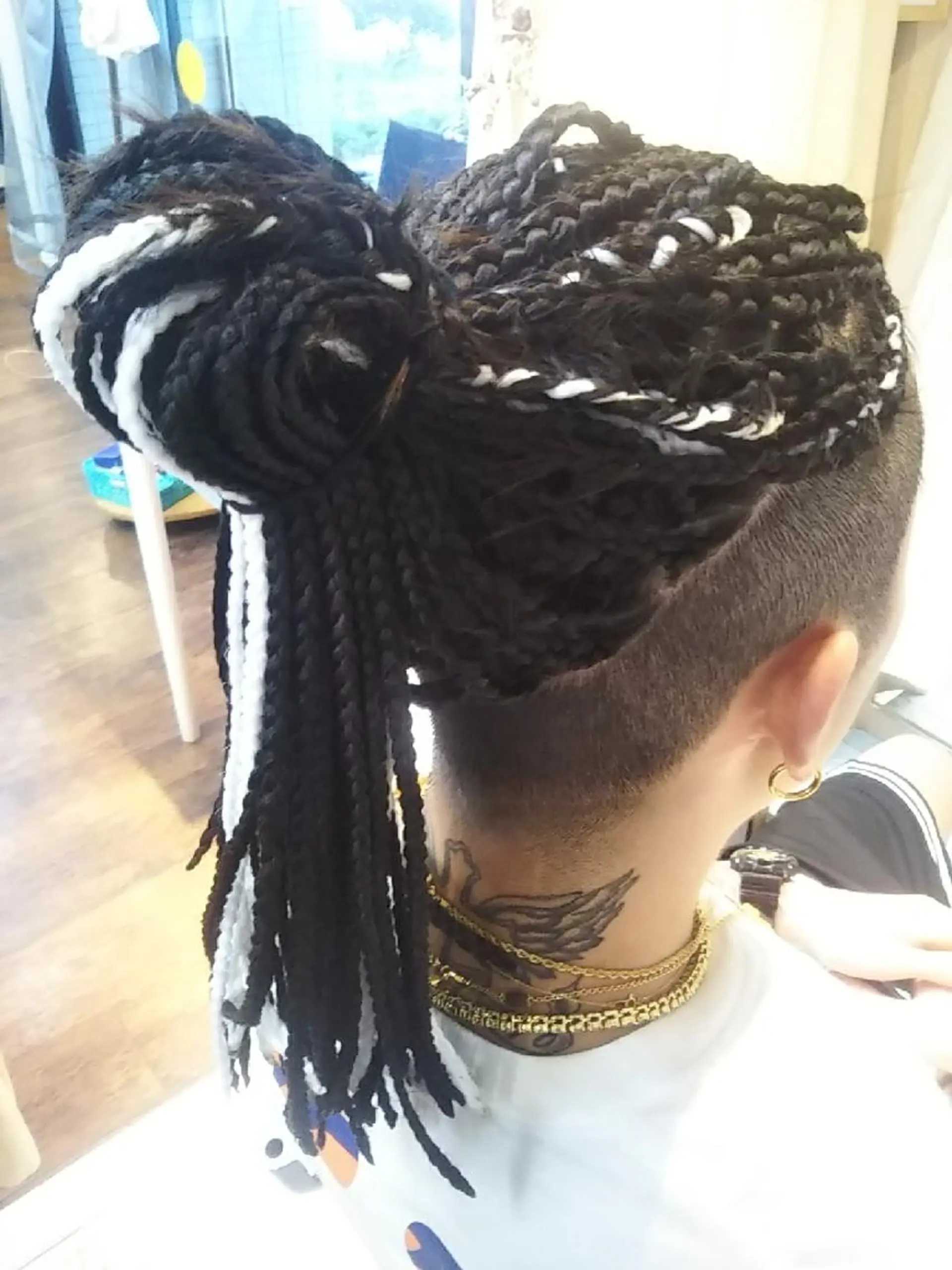 ヘアアレンジ メンズ ロング ツーブロック scamp ★のヘアスタイル