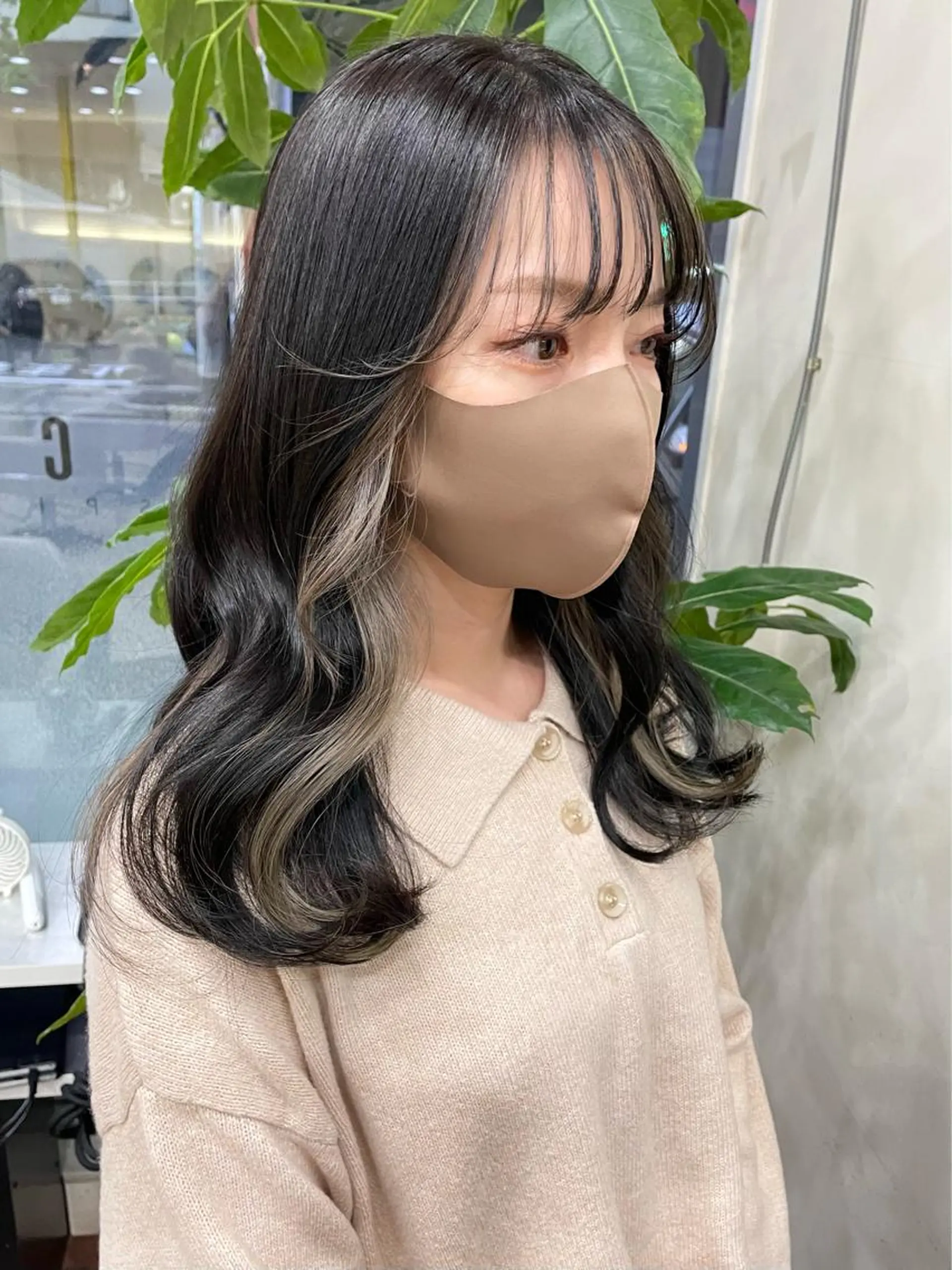 セミロング カラー インナーカラー 韓国風ヘア ヘアカラー favietta所属・中村 友美のヘアスタイル