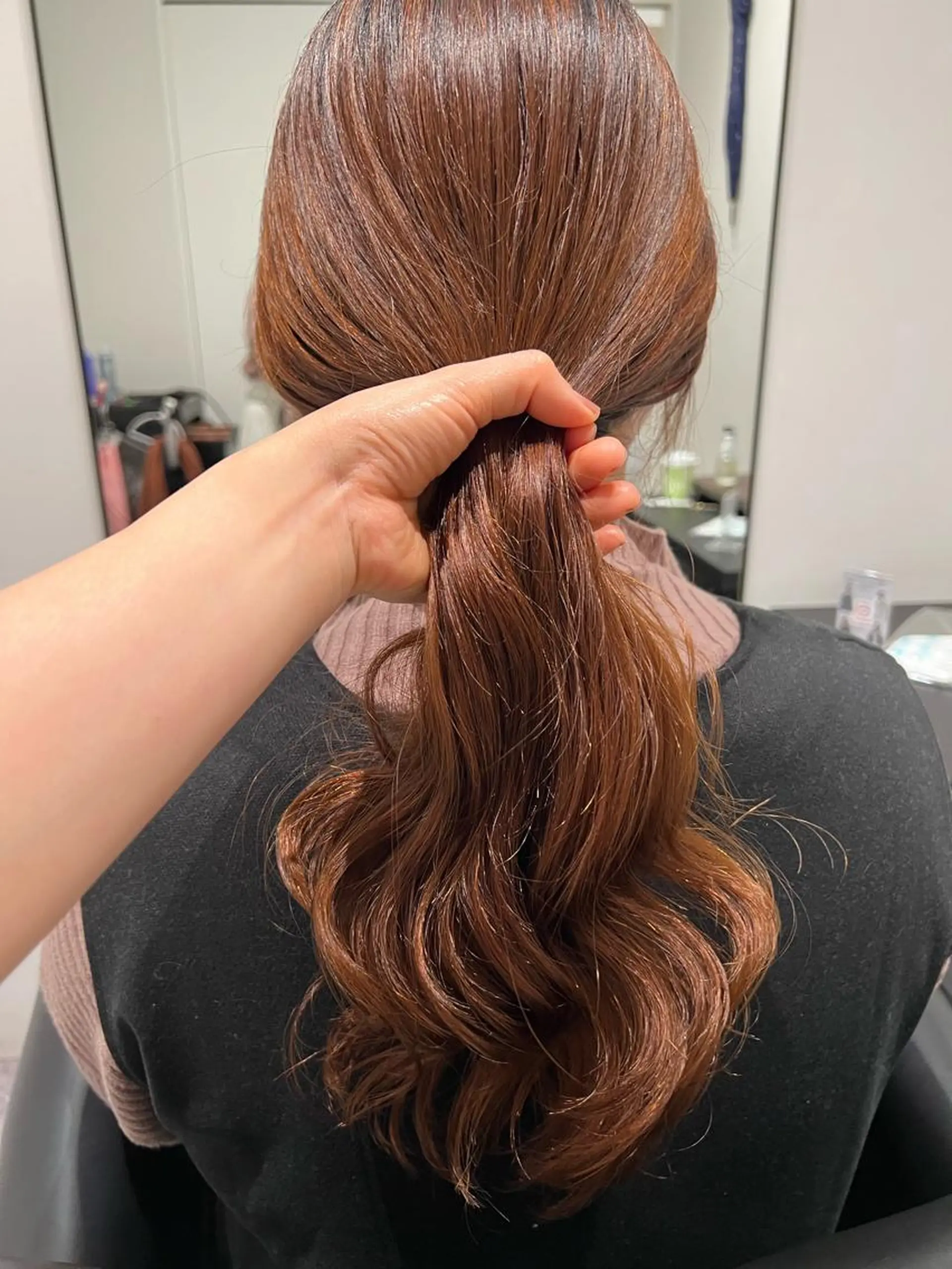 ロング カラー パーマ コテ巻き風パーマ 韓国風パーマ 無重力のヘアスタイル