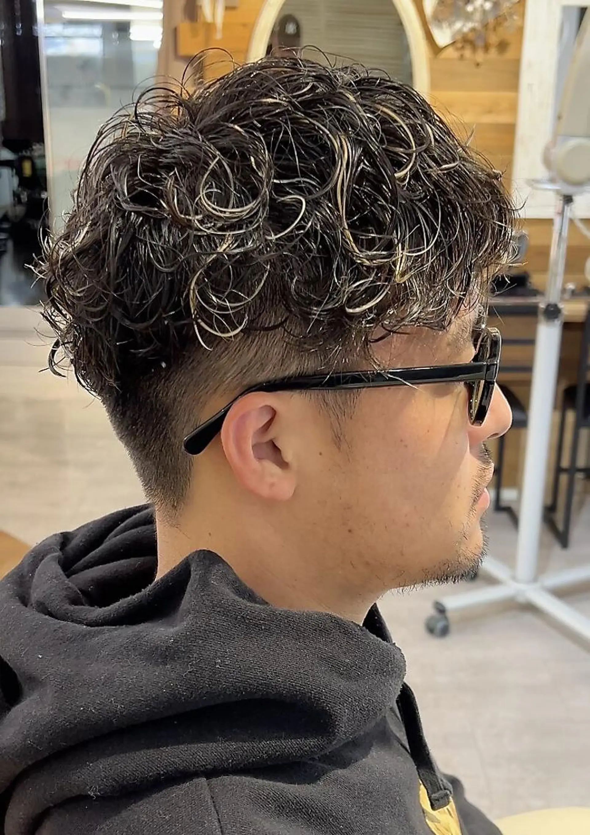 ショート カラー パーマ メンズ カット ヘアカラー トリートメント メンズパーマ/ メンズカット/タクヤのヘアスタイル