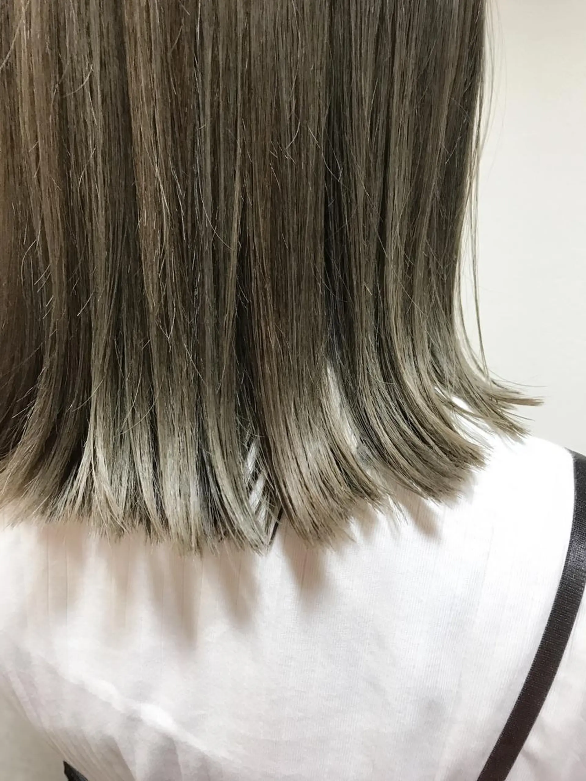 ミディアム カラー LOST CITY 横浜所属・🪐脱白髪染め 🪐松尾菜々美のヘアスタイル