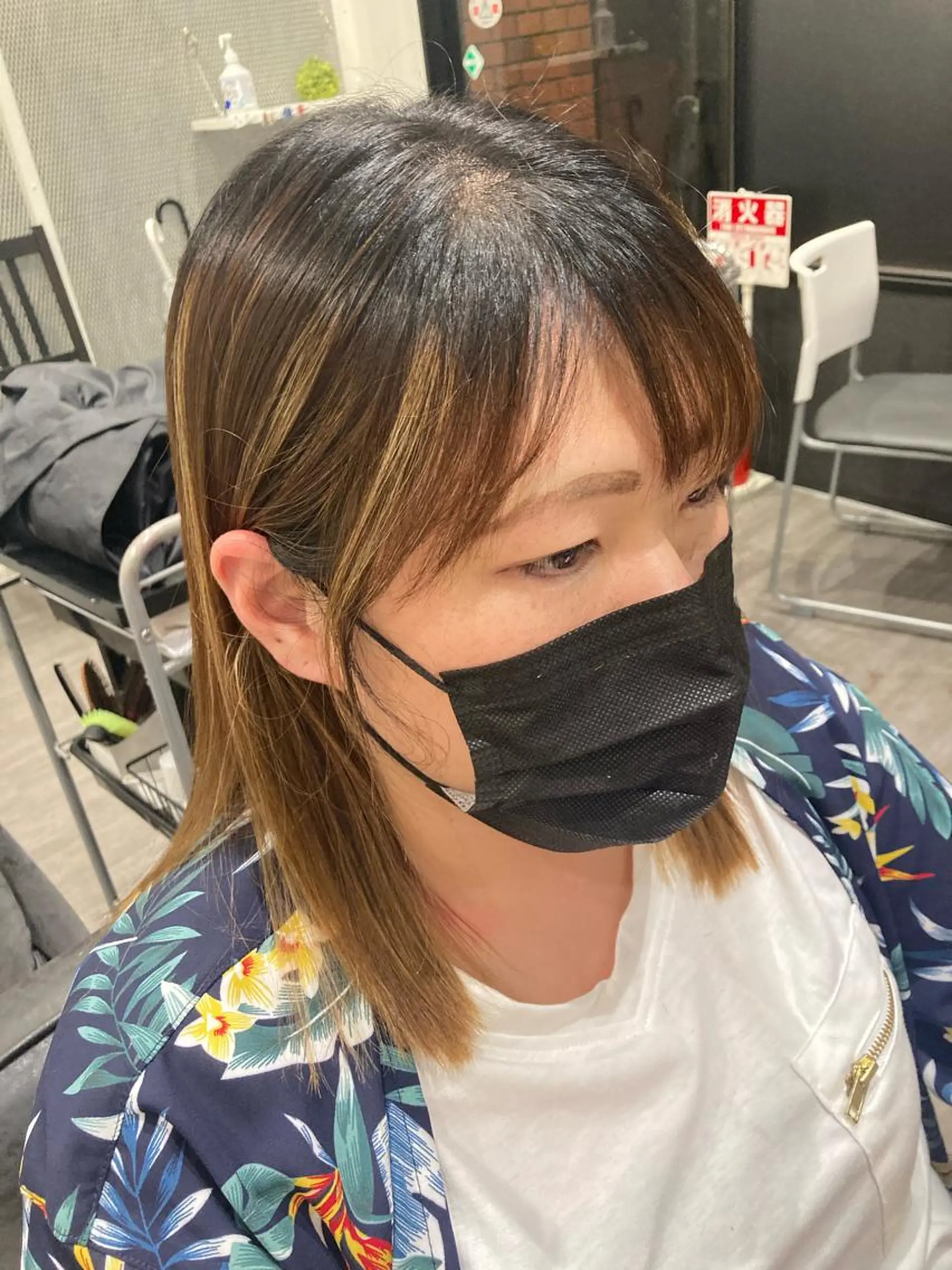 セミロング ✂️carina✂️ ハイトーンカラー🤩のヘアスタイル
