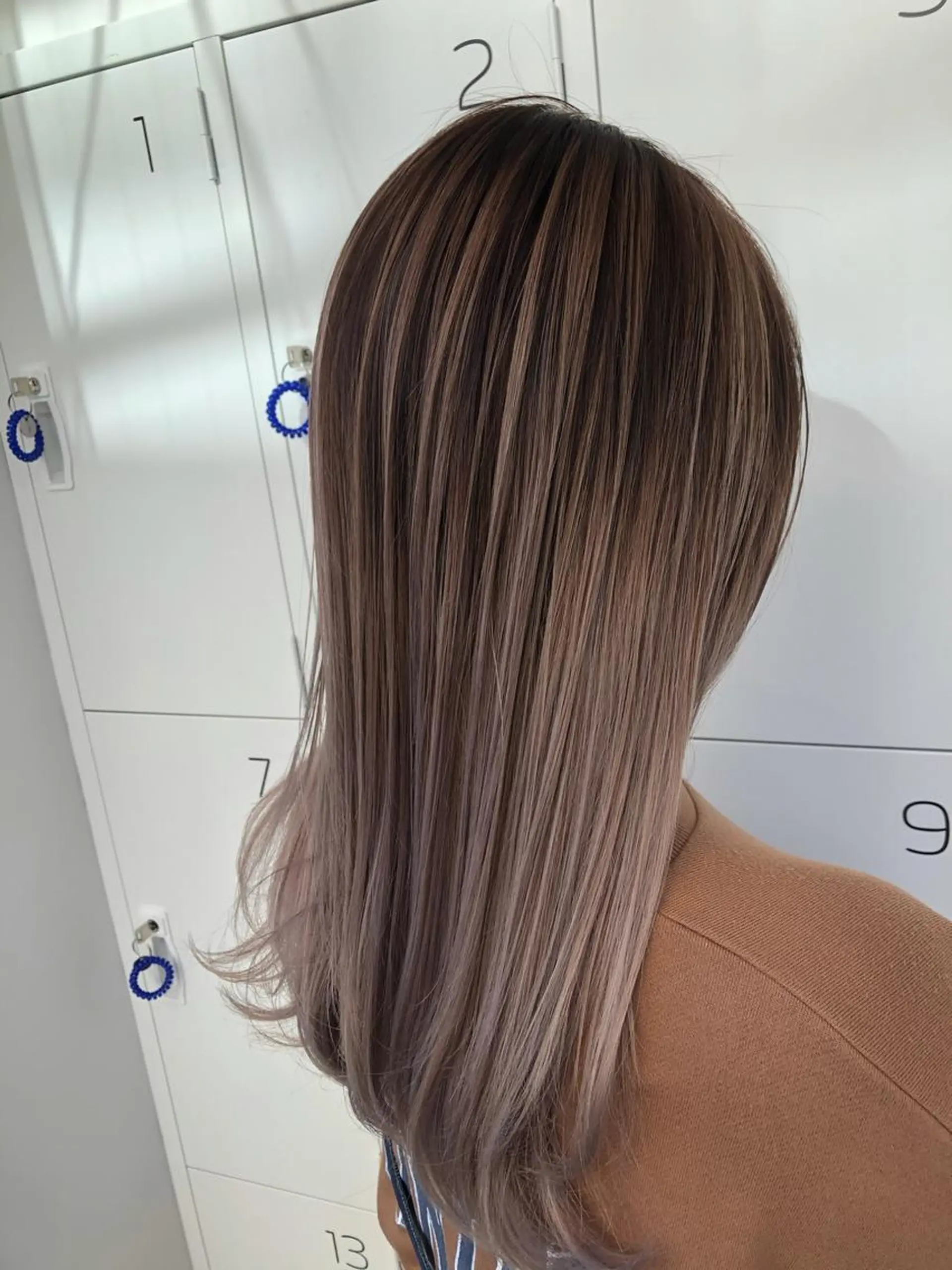 ロング カラー バレイヤージュ ベージュカラー レイヤーカット カット ヘアカラー ハイライトバレイヤー ジュ＆縮毛矯正✨櫻野のヘアスタイル