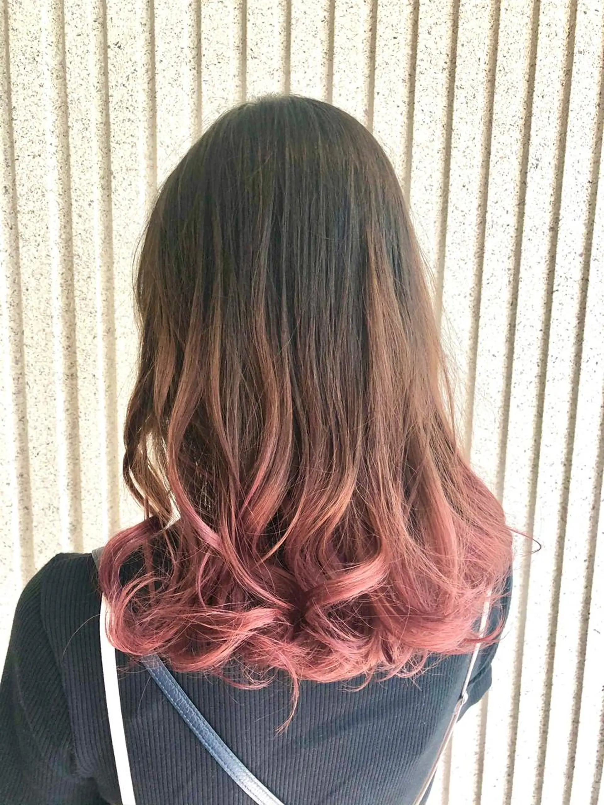 セミロング カラー 黒髪 ブリーチ グラデーションカラー ピンクカラー カット ヘアカラー トリートメント 💚透明感カラー💚 ♻️本間♻️のヘアスタイル