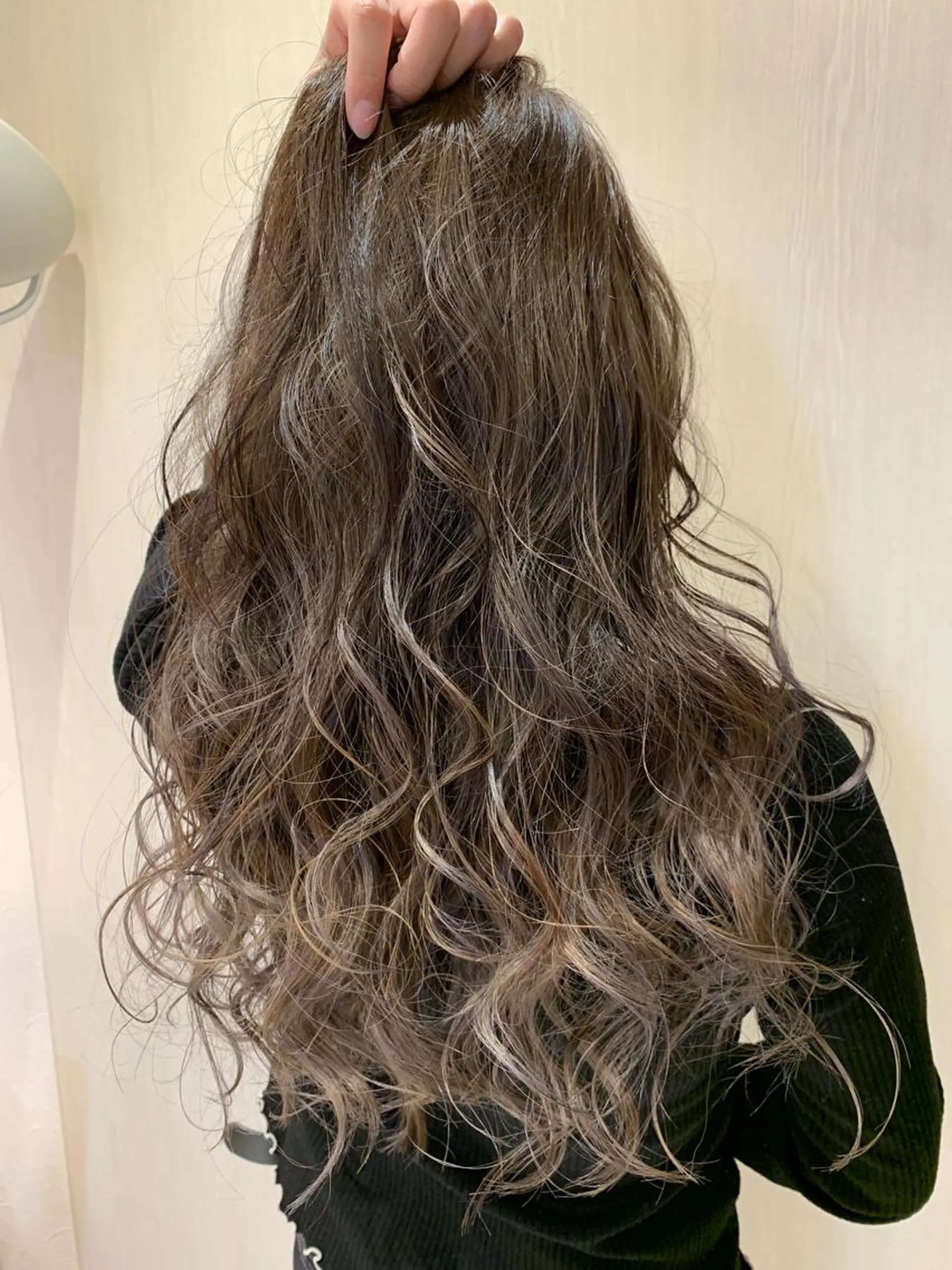 ロング カラー カット ヘアカラー トリートメント 店長ハイトーンカラー 柞山史奈のヘアスタイル