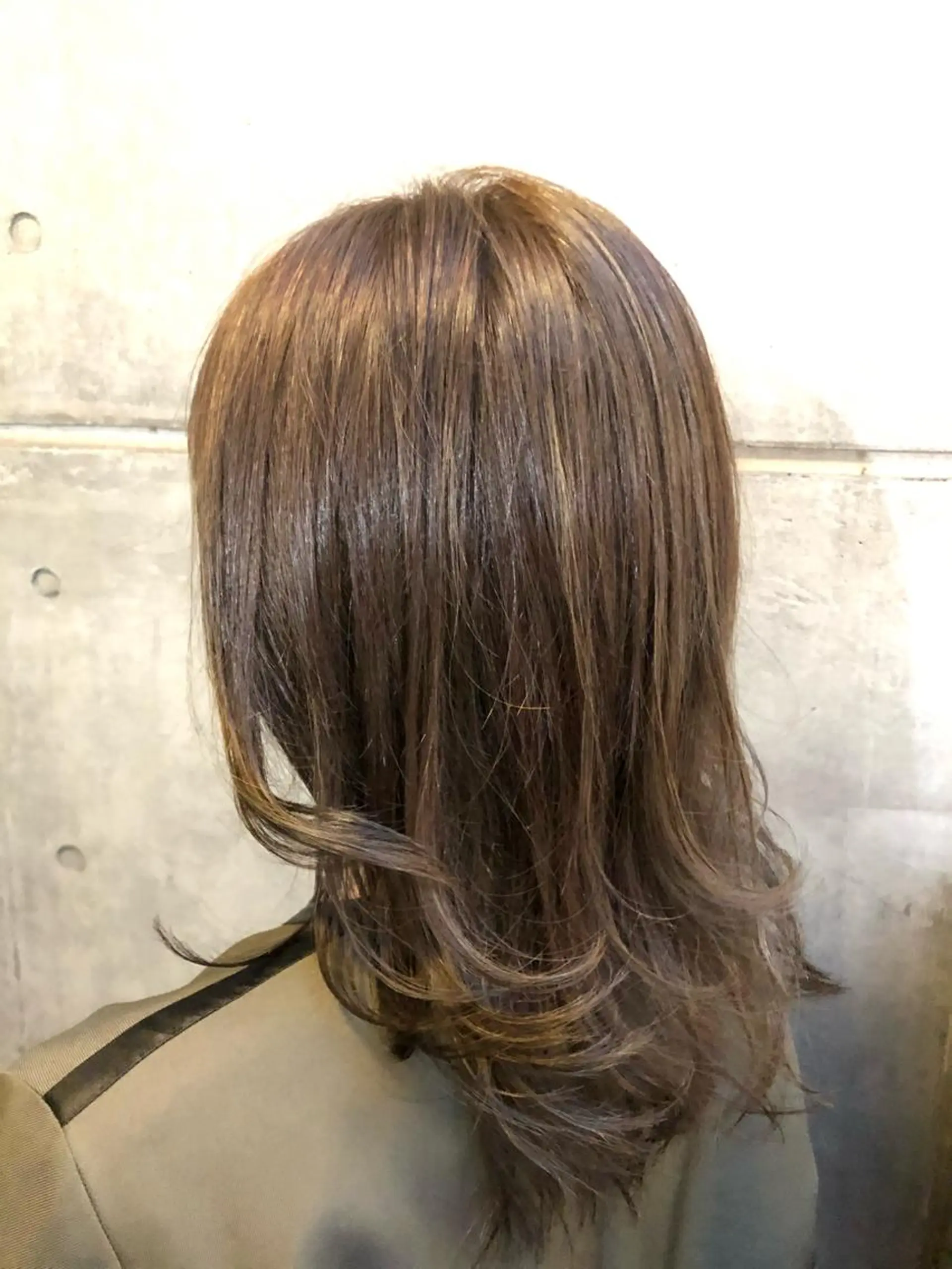 ミディアム アッシュ ヘアカラー 新宿韓国風レイヤー カット内田智大のヘアスタイル