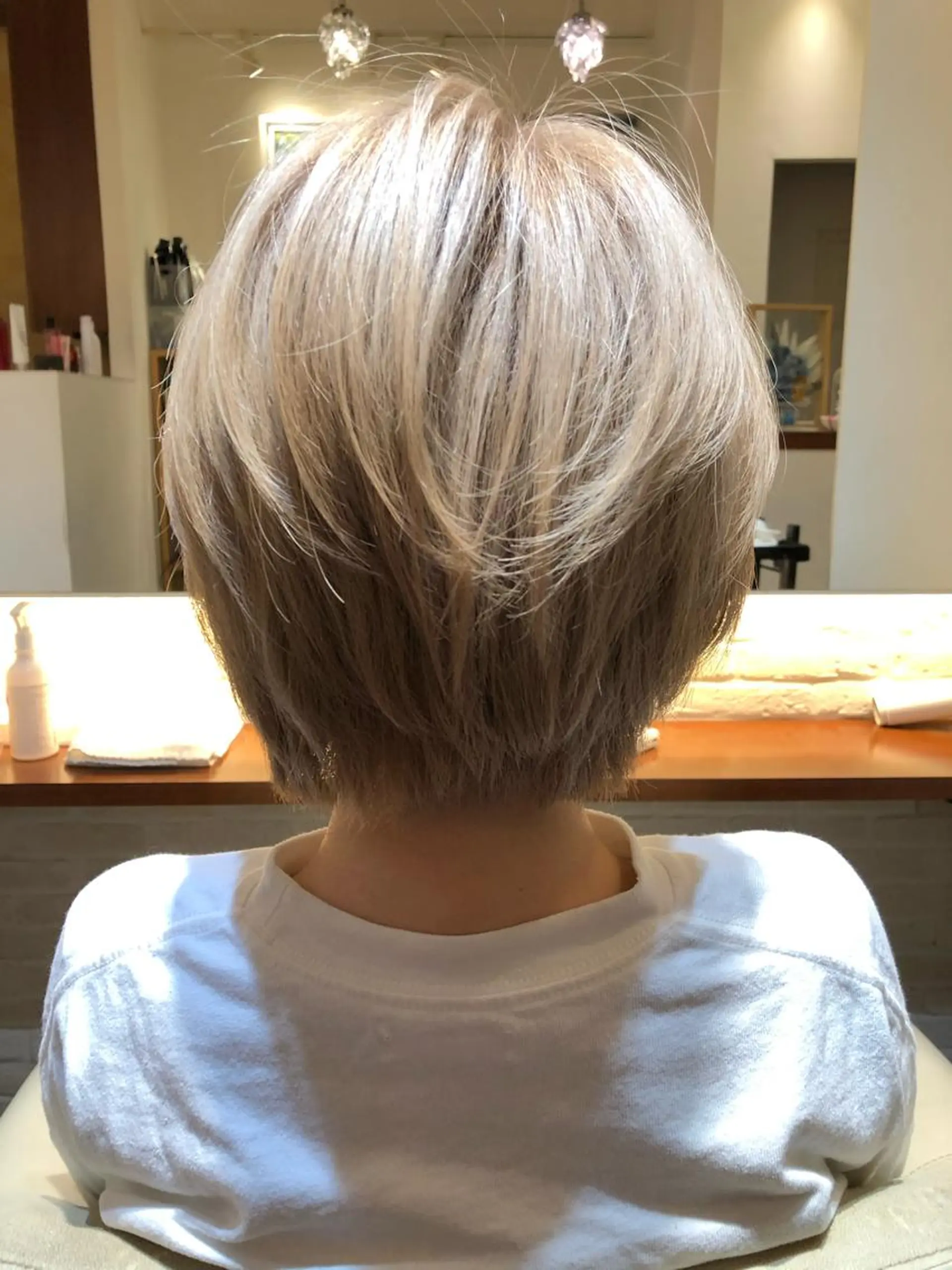 ショート カラー ベージュカラー ホワイトベージュ CoCooN satoshiのヘアスタイル